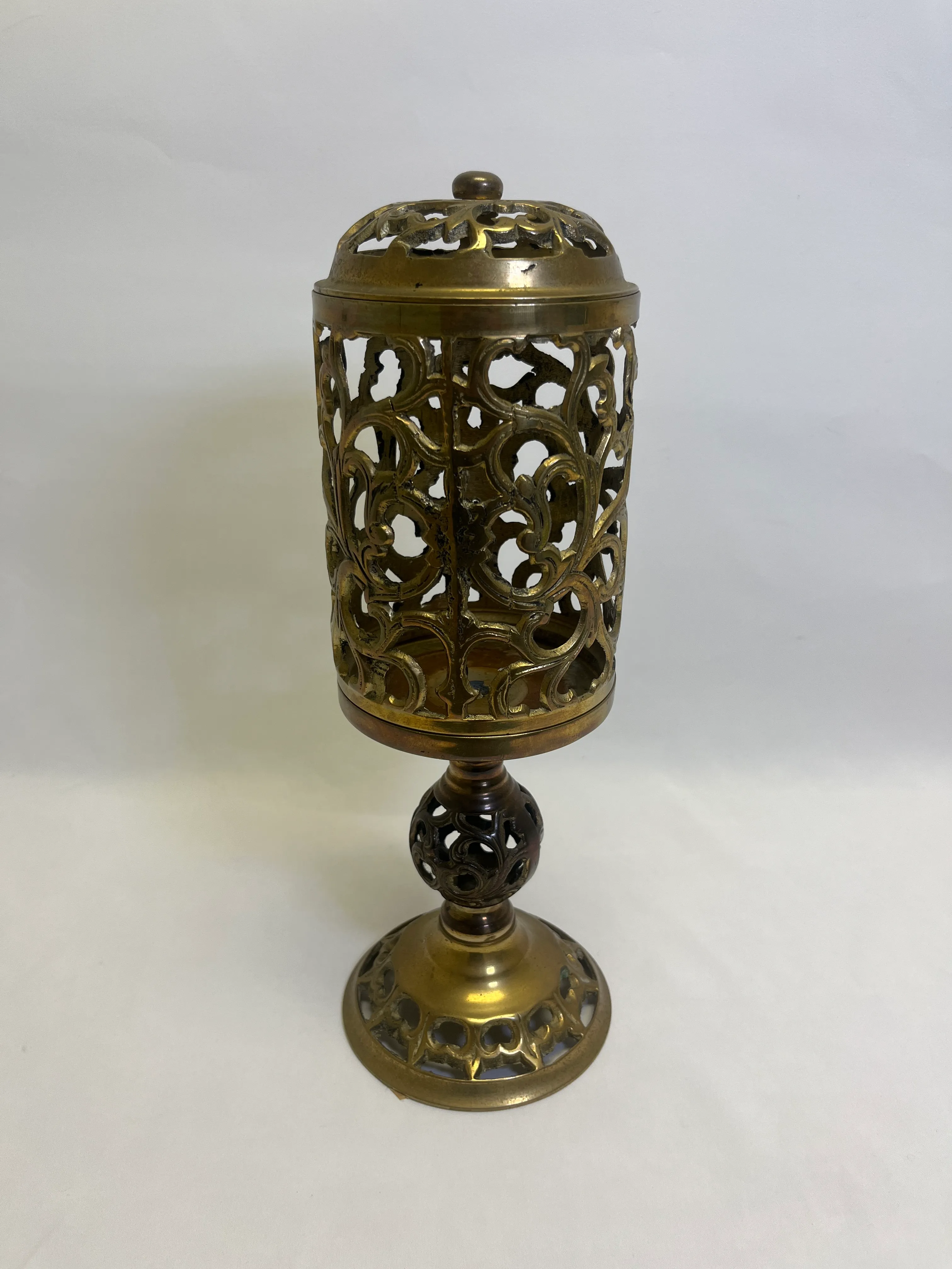 Gold Candle Holder 