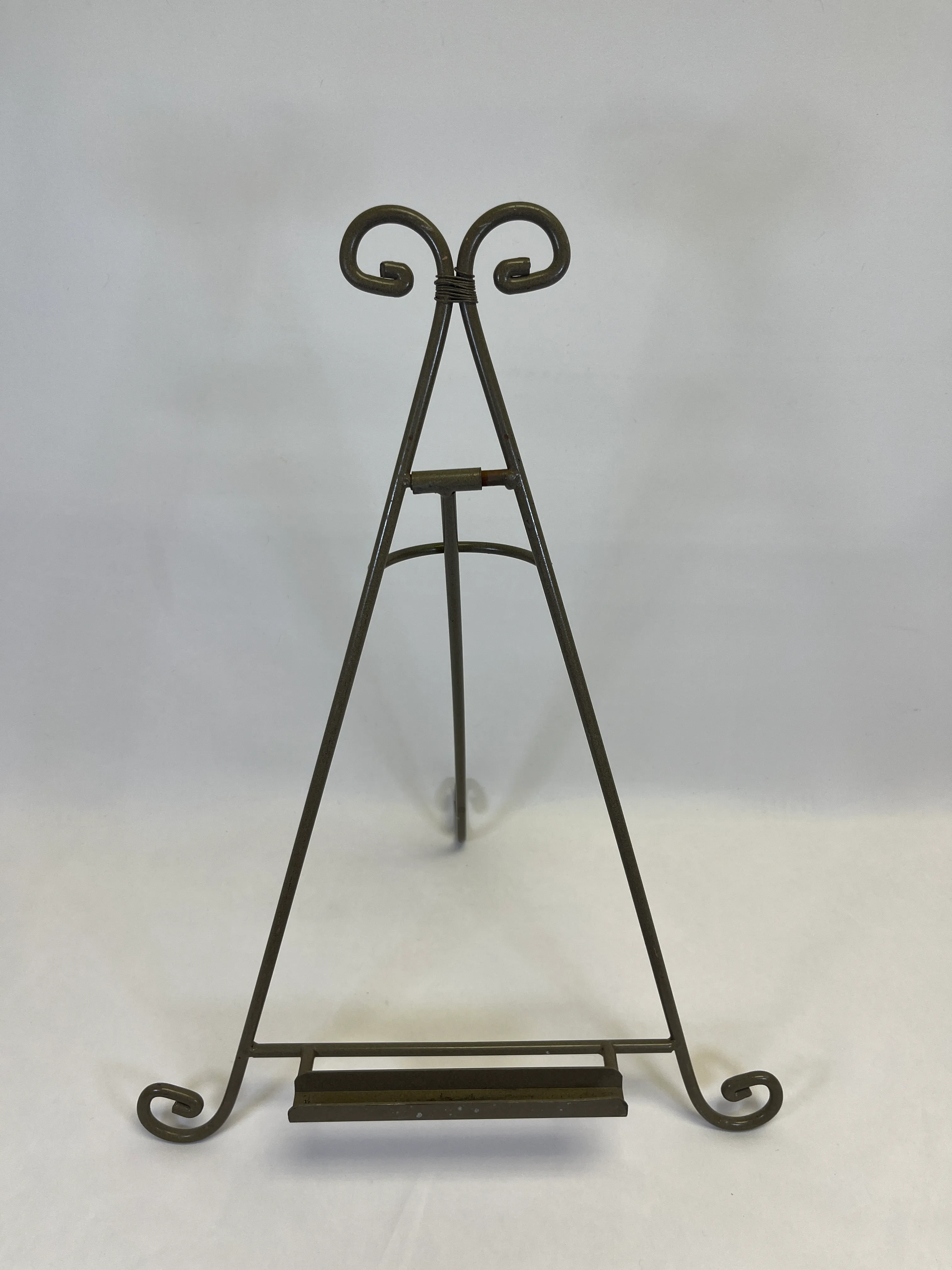 Brown Iron Easel