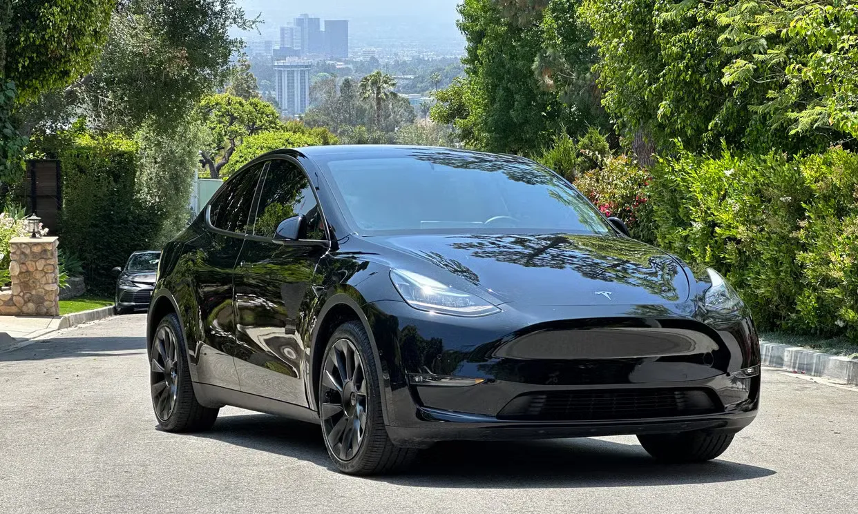 Tesla Model Y Long Range 