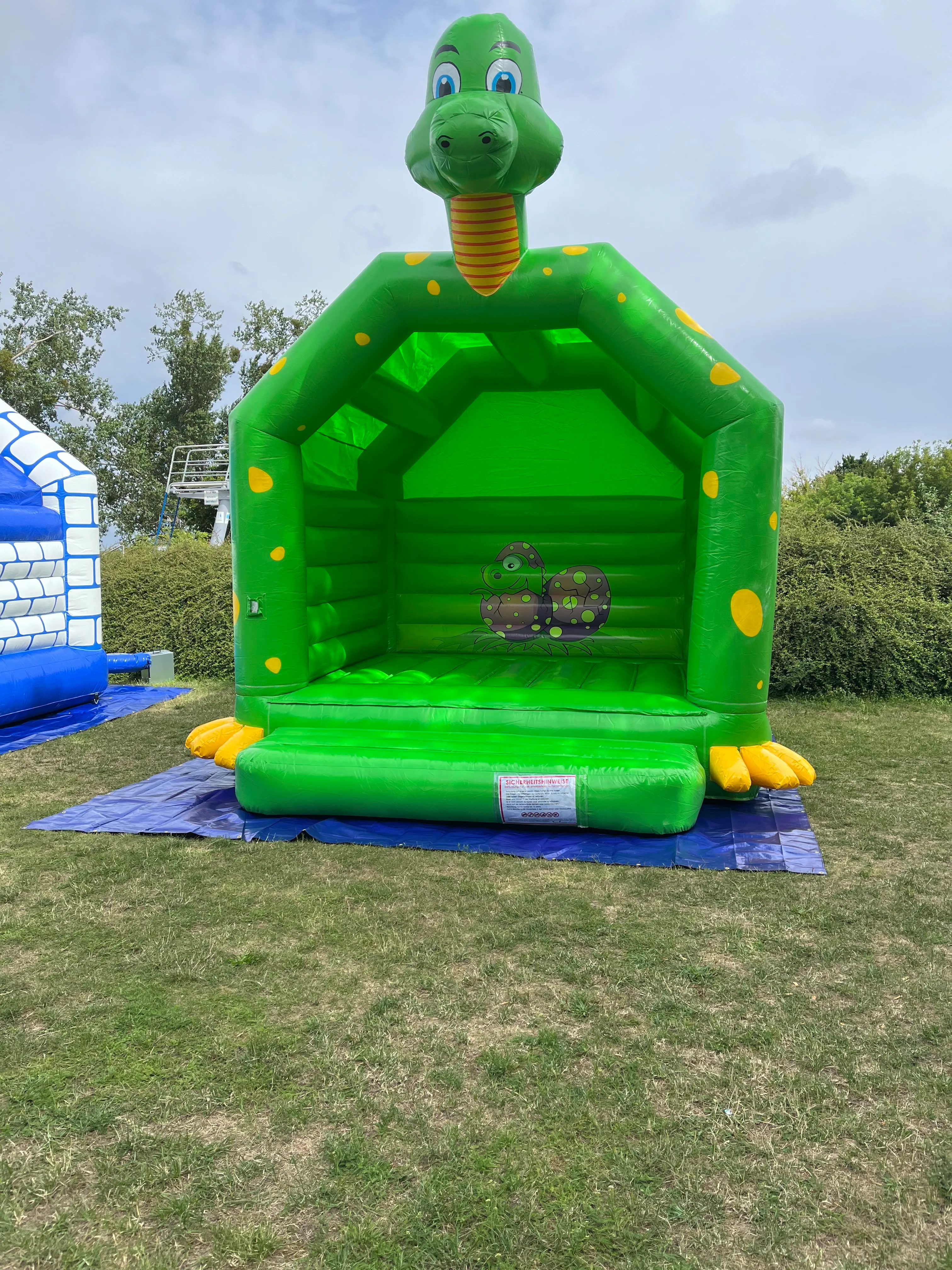 Hüpfburg Dinosaurier