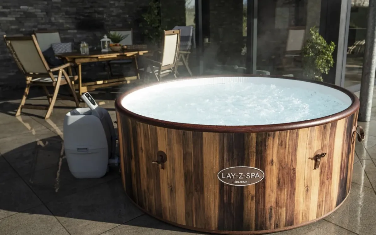 HOT TUBS & ICE PODS