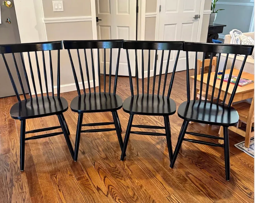Set of 4 black chairs