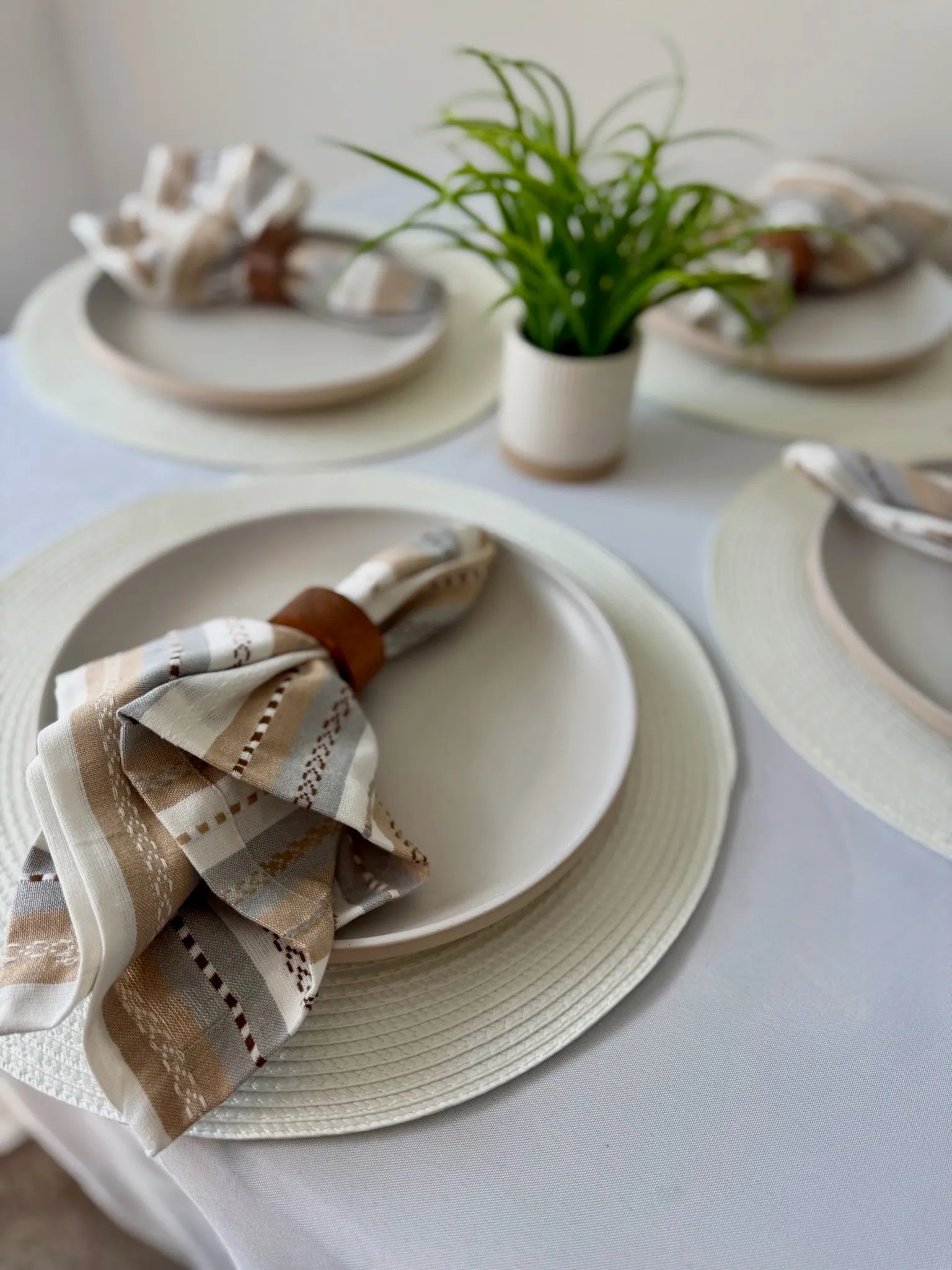 Place Setting for 2/White mat