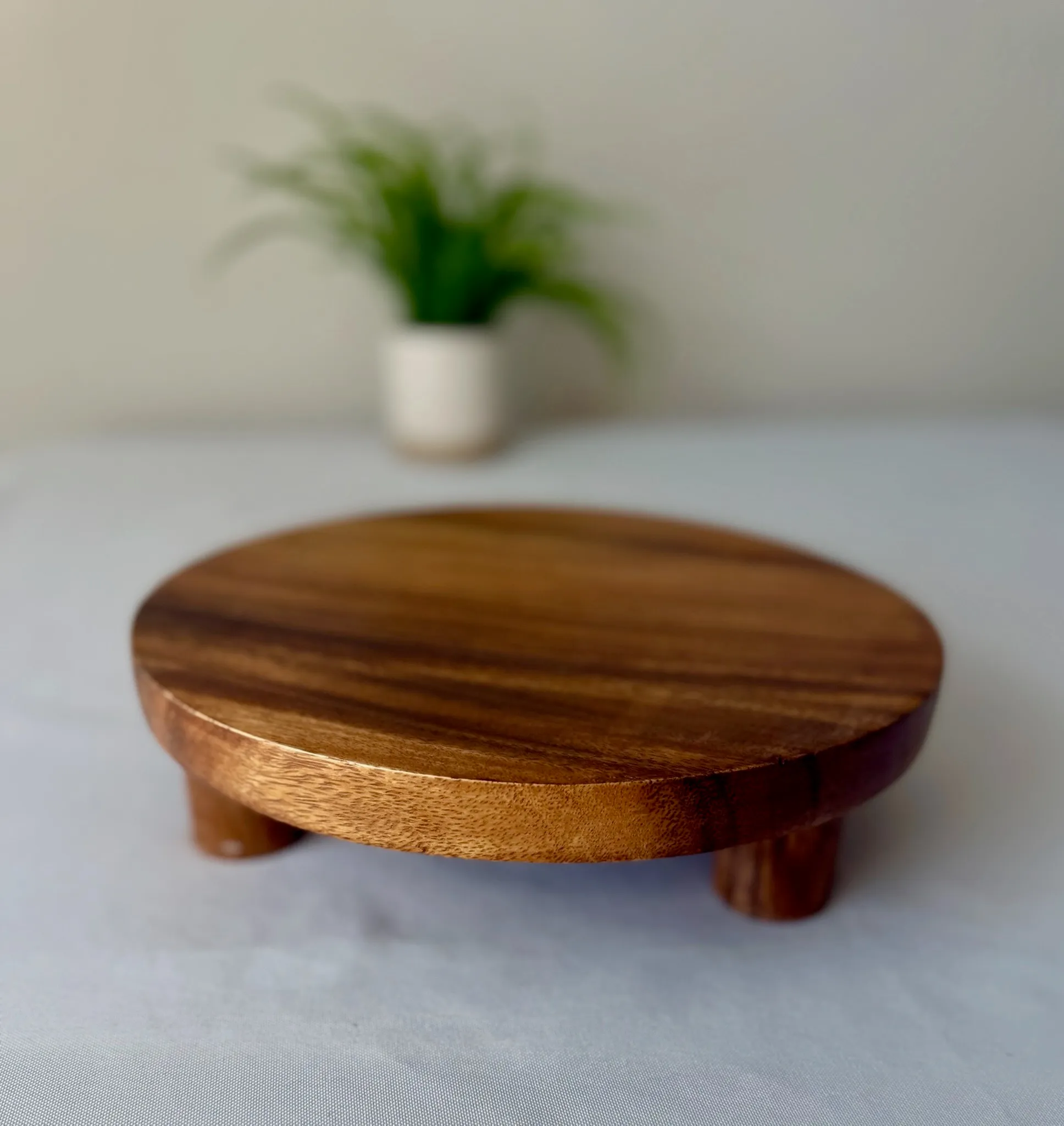 Pedestal Wood Cutting Board 