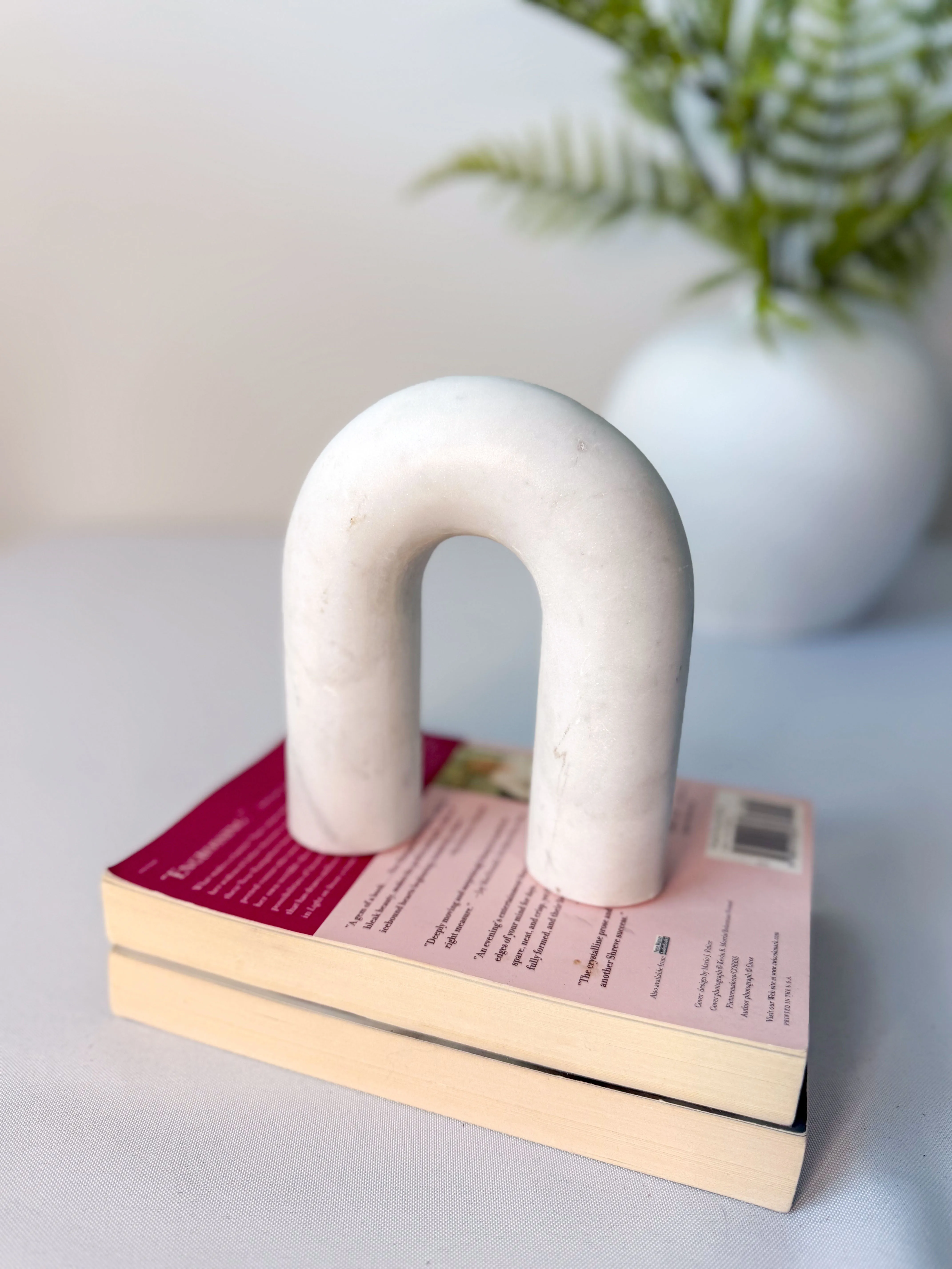 White arch tray deocor