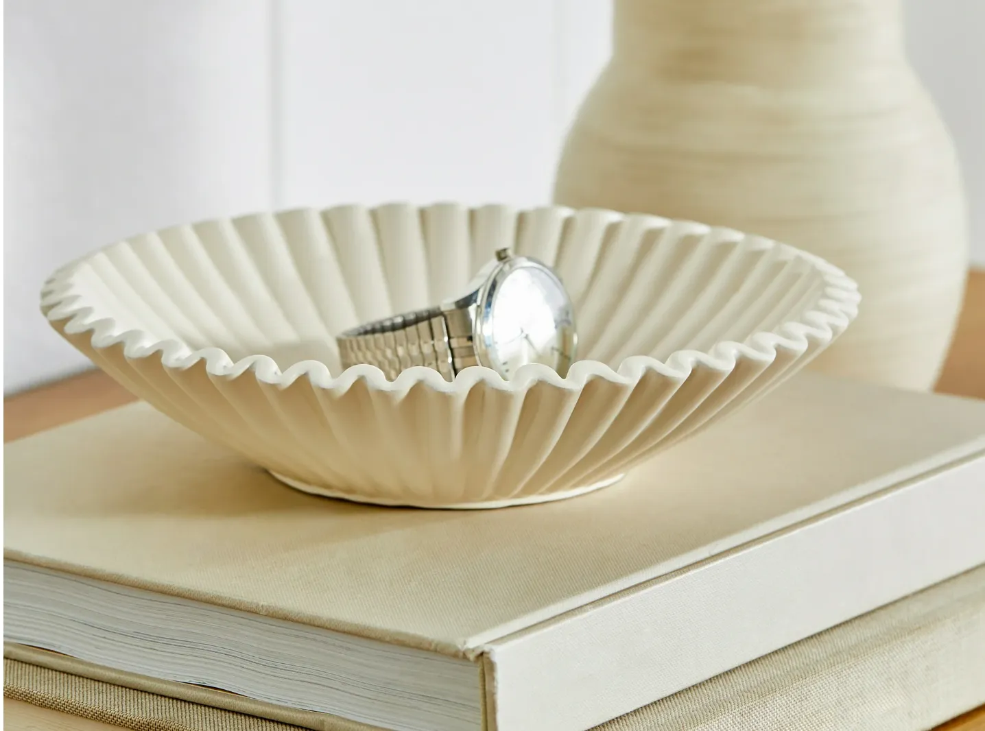 Tabletop Decorative Ribbon Design Bowl