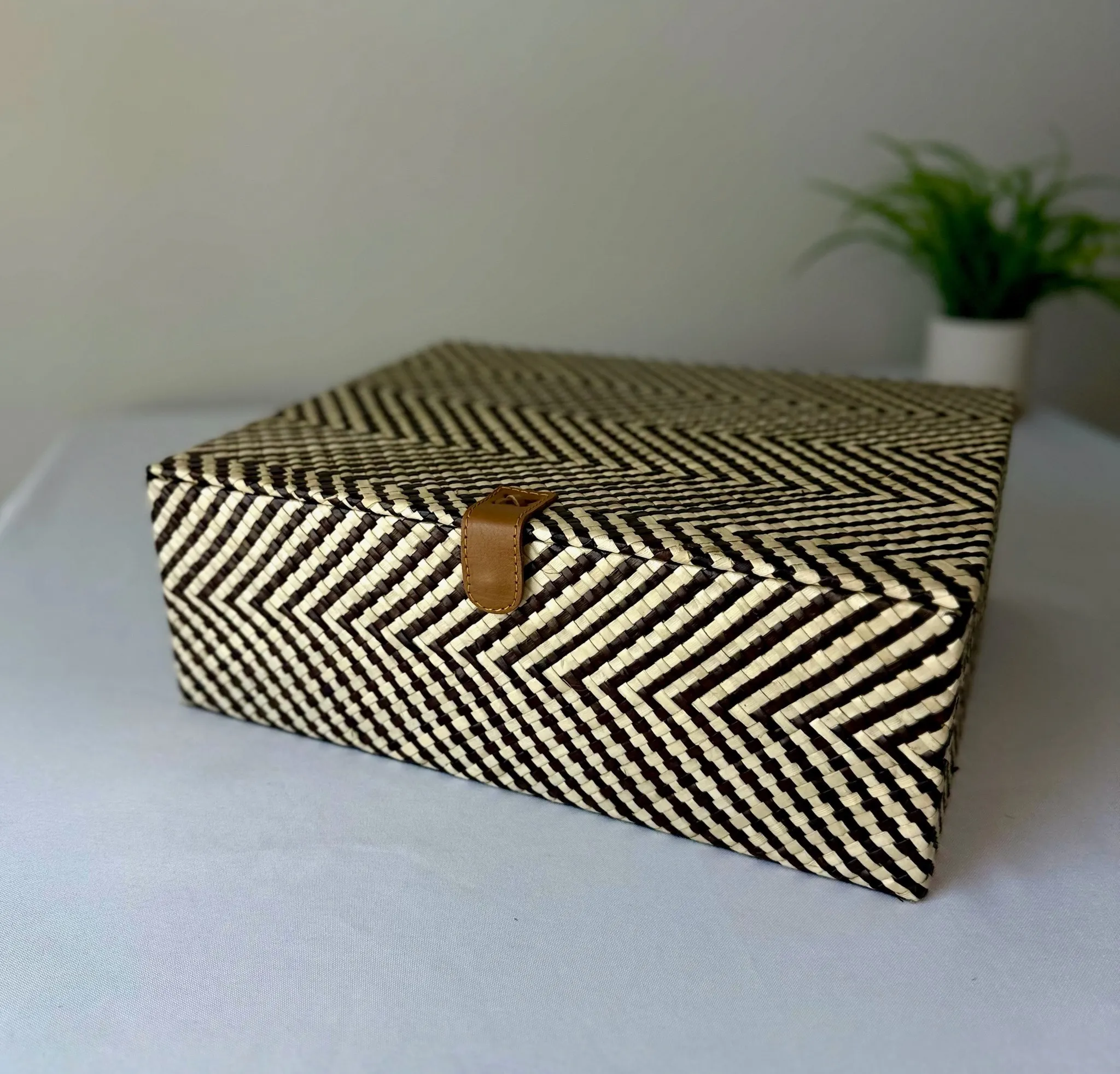 Table Box Herring Bone