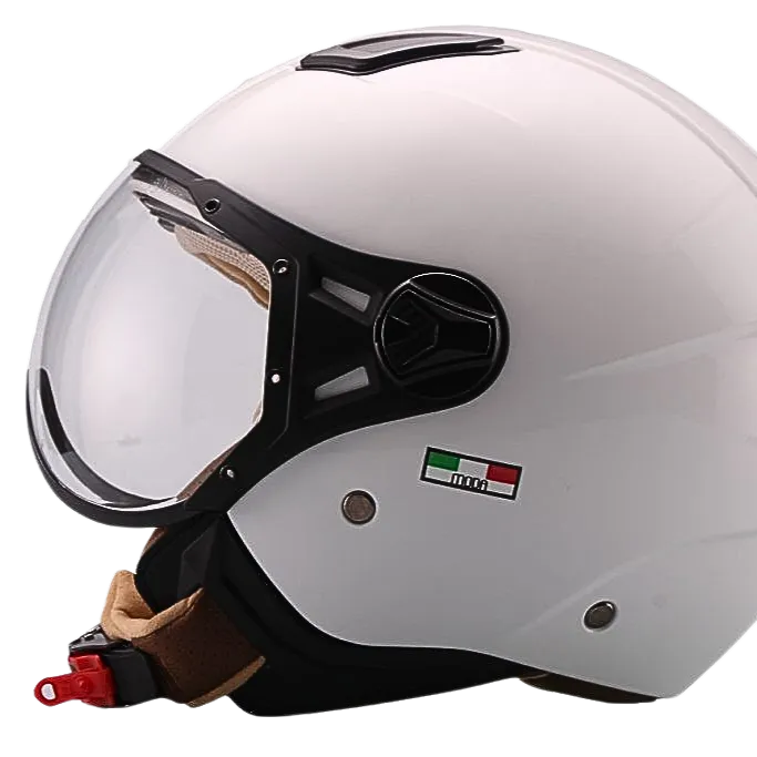 Helm in diversen Größen für den Mietzeitraum eines Fahrzeuges