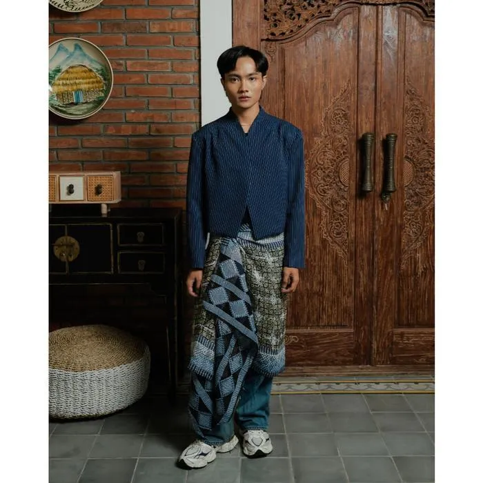 RD-0543 - Boolao - Beskap Outer in Navy size S-M