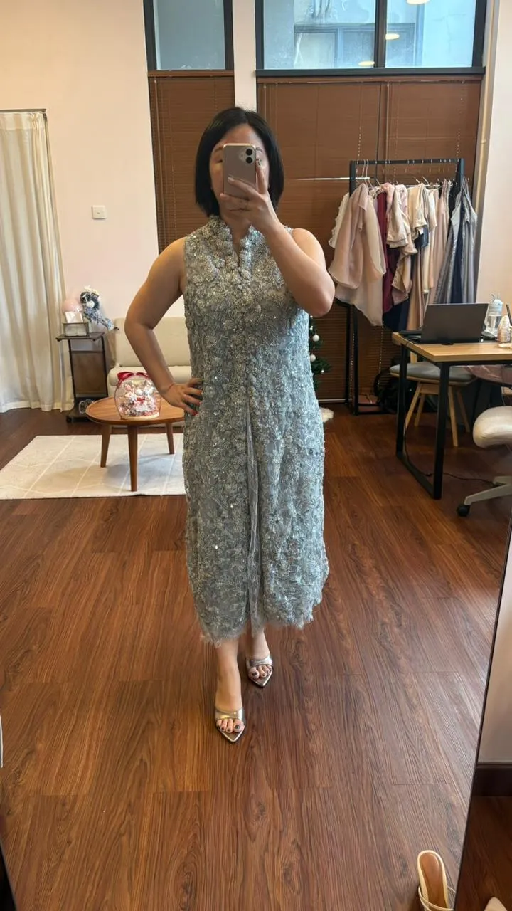 RD-0383 - Kleid By Nov - Frosty Bloom Dress