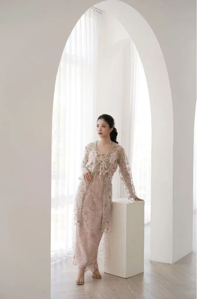 RD-0088 - Aura Label - Gladys Set in Soft Peach