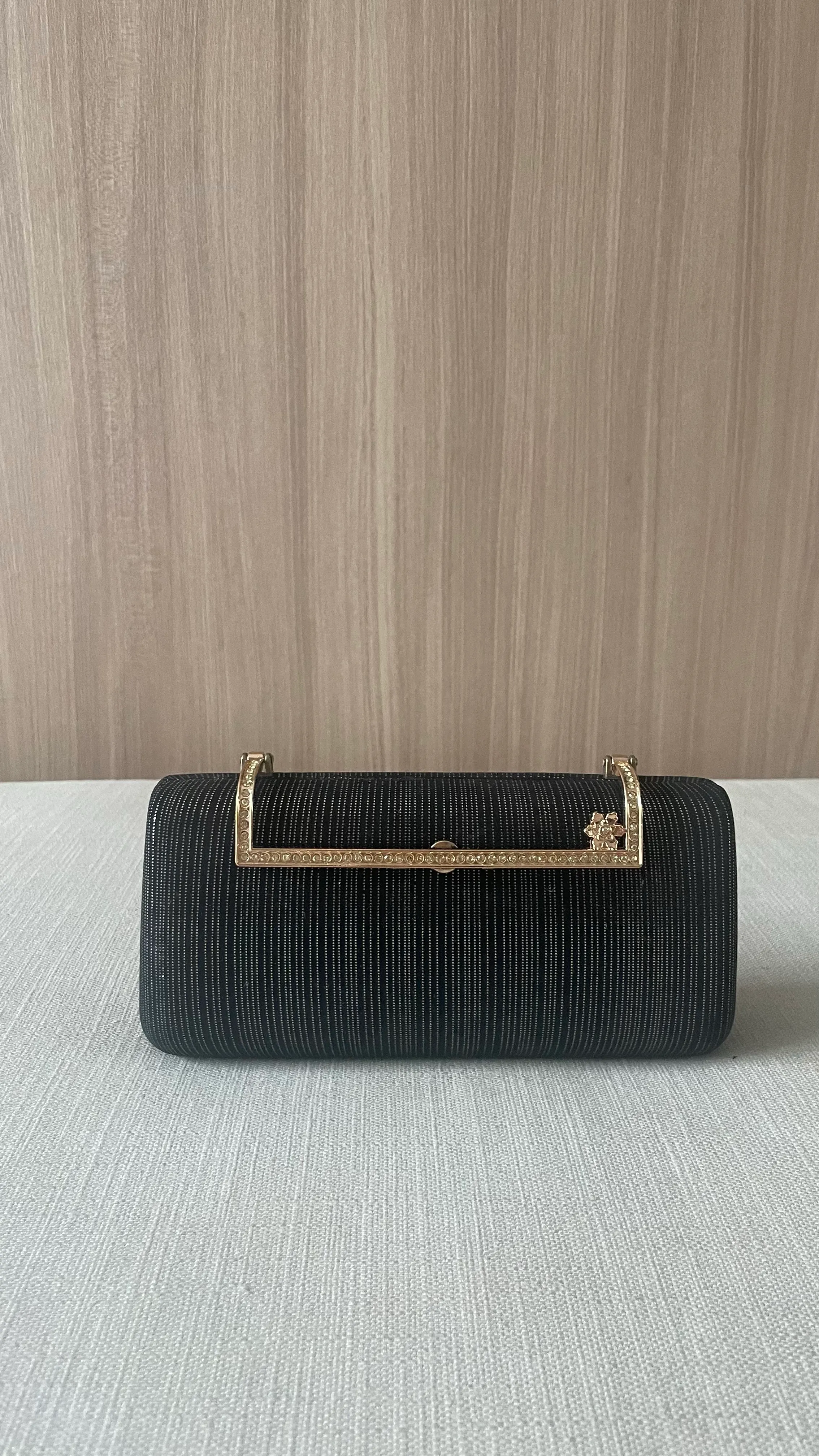C-0008 - Lila Clutch