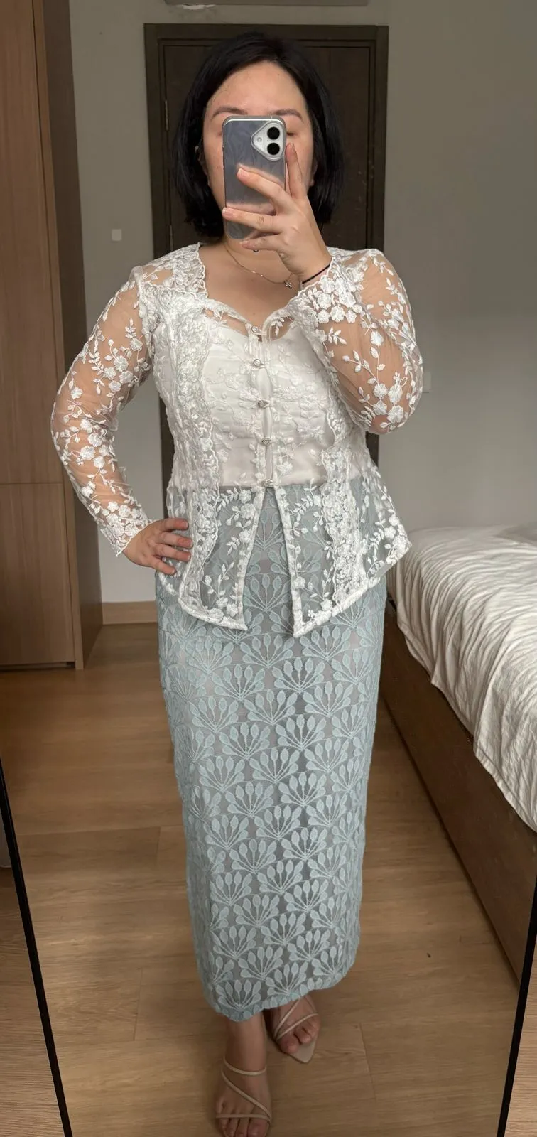 RD-0115A Mera & Jenar - Amarsvati Top paired with RS-0006	Mera & Jenar	Elina Skirt