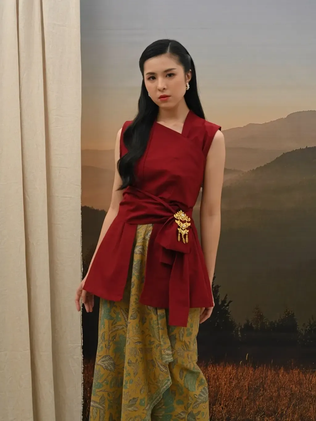 RD-0538 - Mera & Jenar - Silarwati Top in Red