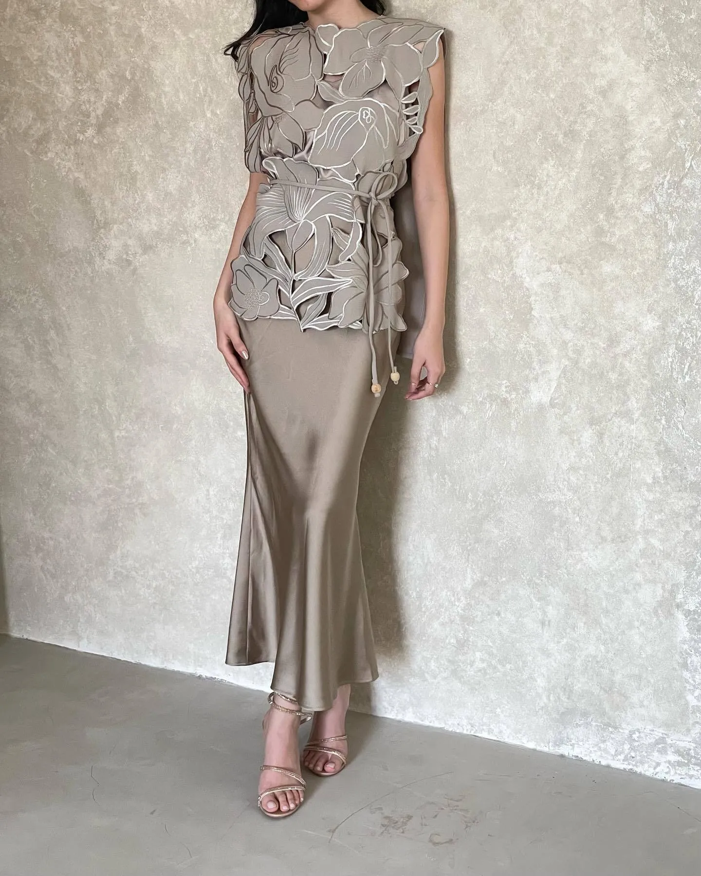 RD-0085 - Touch Up Atelier - Clara Set in Olive