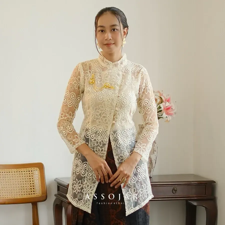 RD-0317 - Assojar - Tirani Kebaya Janggan in Hepatica Broken White