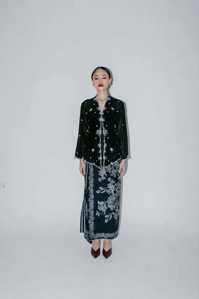 RD-0111 - Senja Studio - Nala Embroidery Kebaya