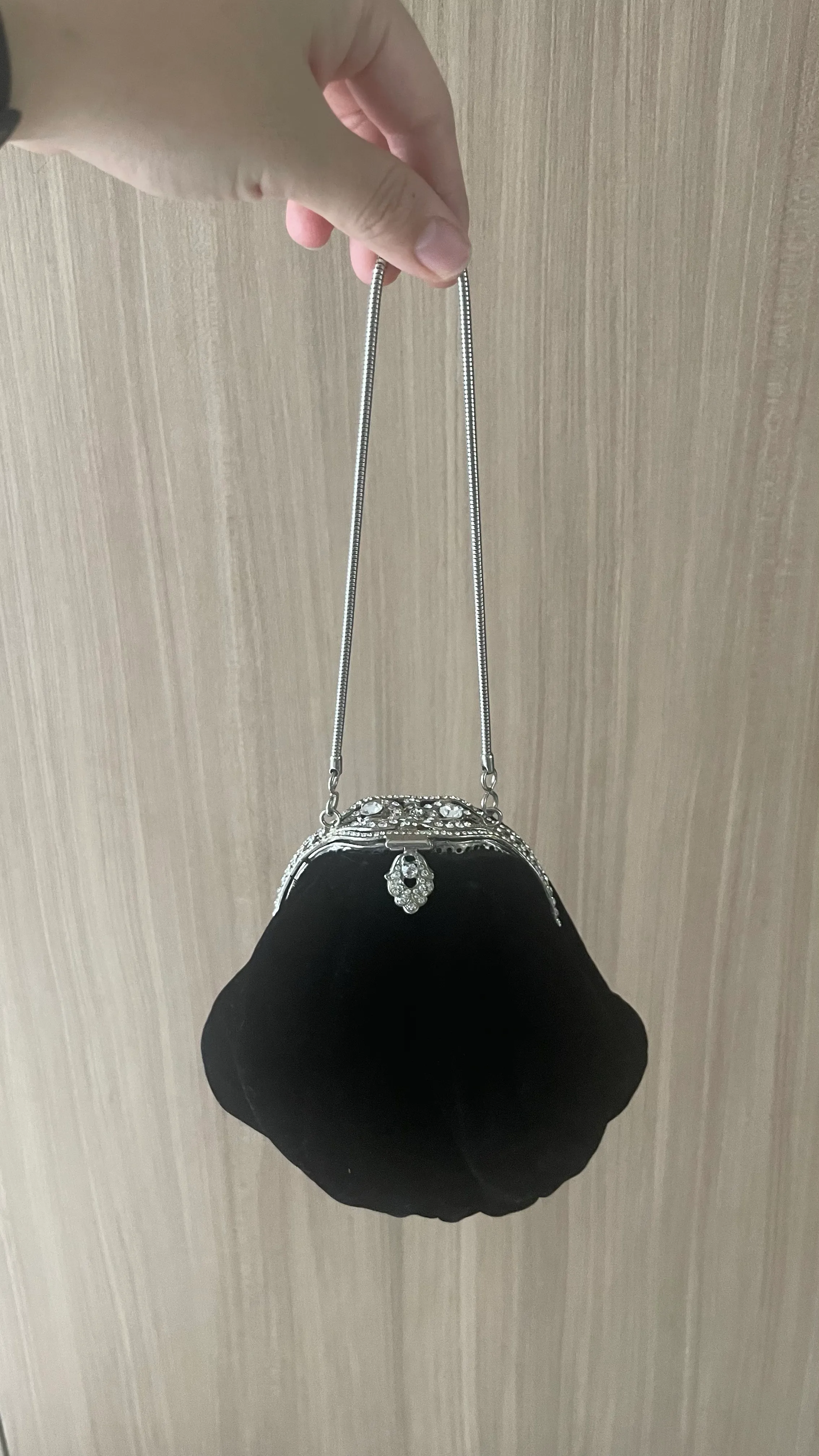 C-0001 - Aurora Clutch