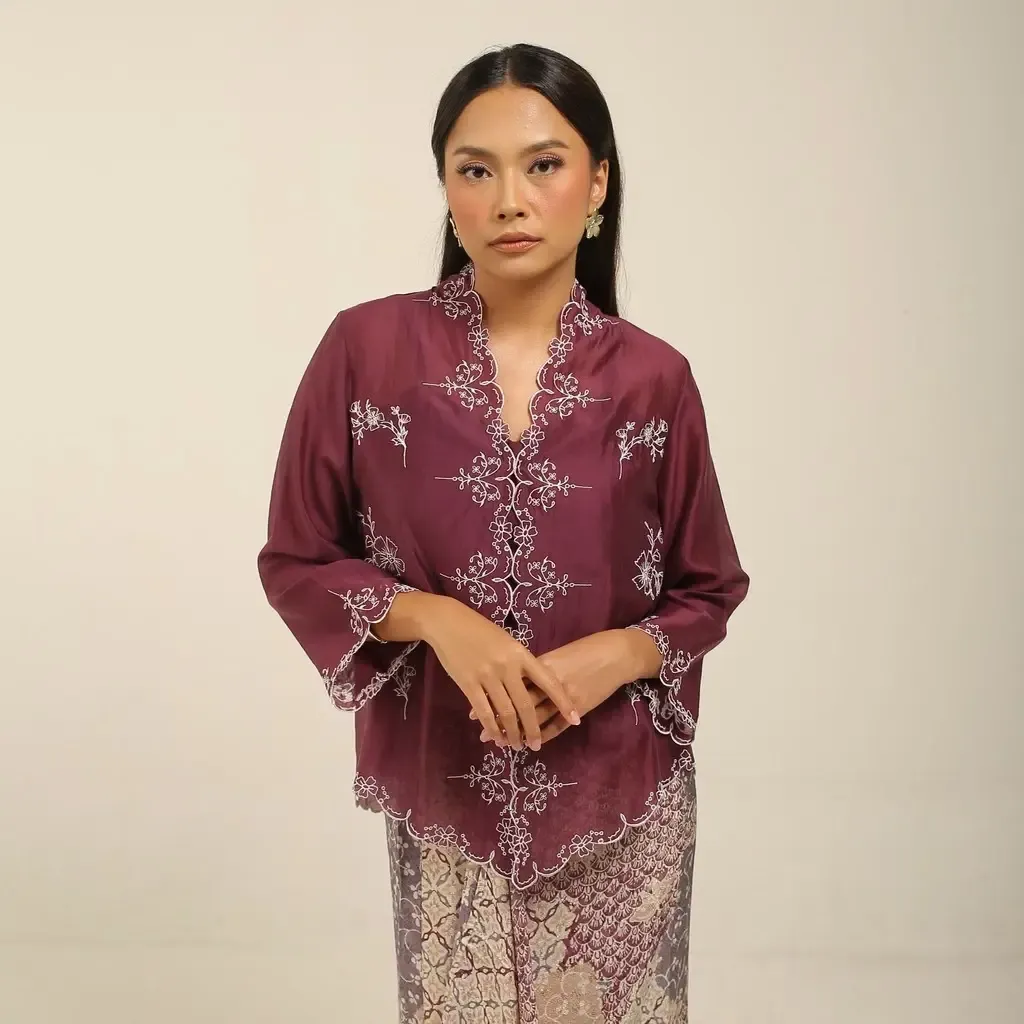 RD-0231 - Kartinis Label - Nirmala in Burgundy L-XL