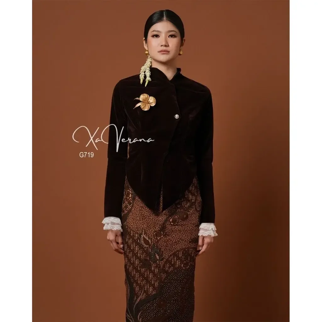 RD-0377 - Xaverana - Kebaya Janggan Velvet with Unique Back Details in Brown