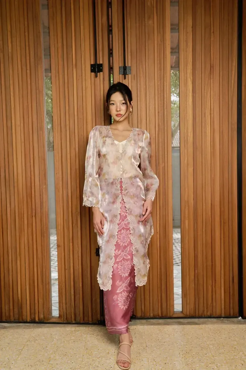 RD-0416 - tiQaco - Mist Kebaya Top