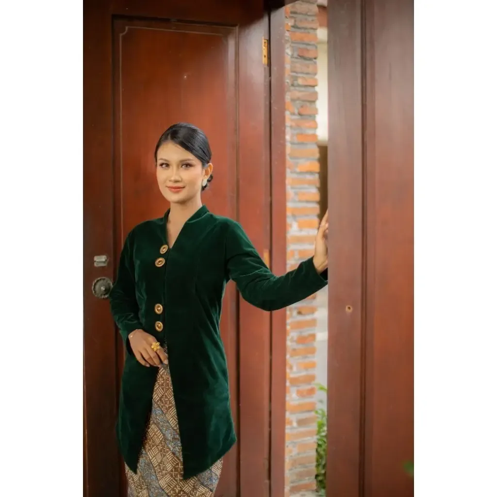 RD-0341 - Riskavebrie - Samara Velvet Kebaya In Green