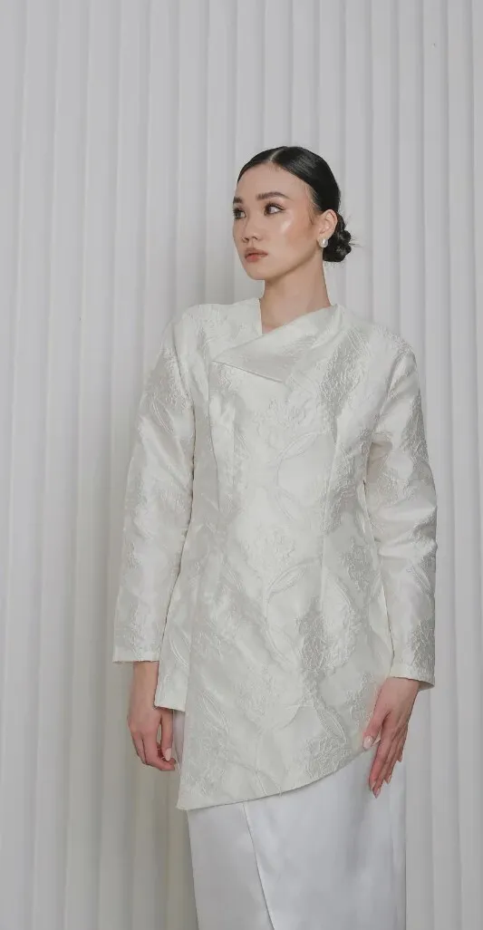 RD-0382 - Embara  - Nilam Jacquard Kebaya in Broken White 