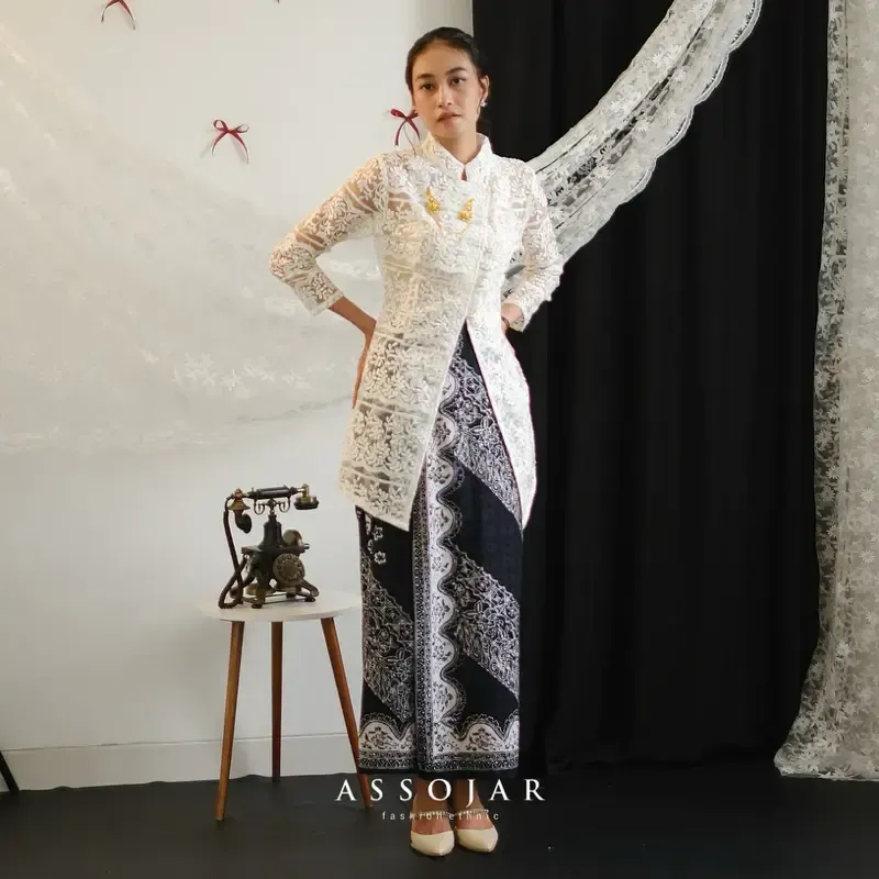 RD-0190 - Assojar - Tirani Flower Kebaya Janggan Top