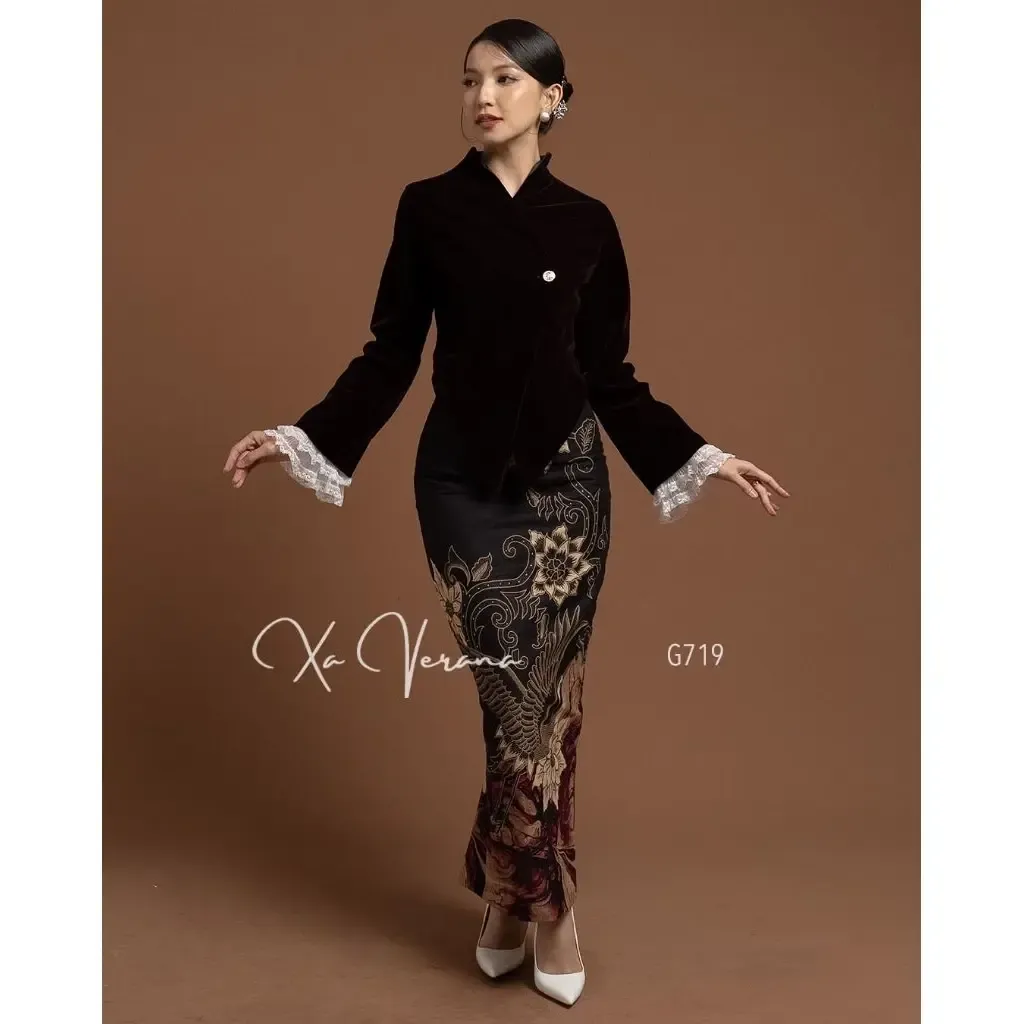 RD-0458 - Xaverana - Kebaya Janggan Velvet with Unique Back Details in Dark Maroon