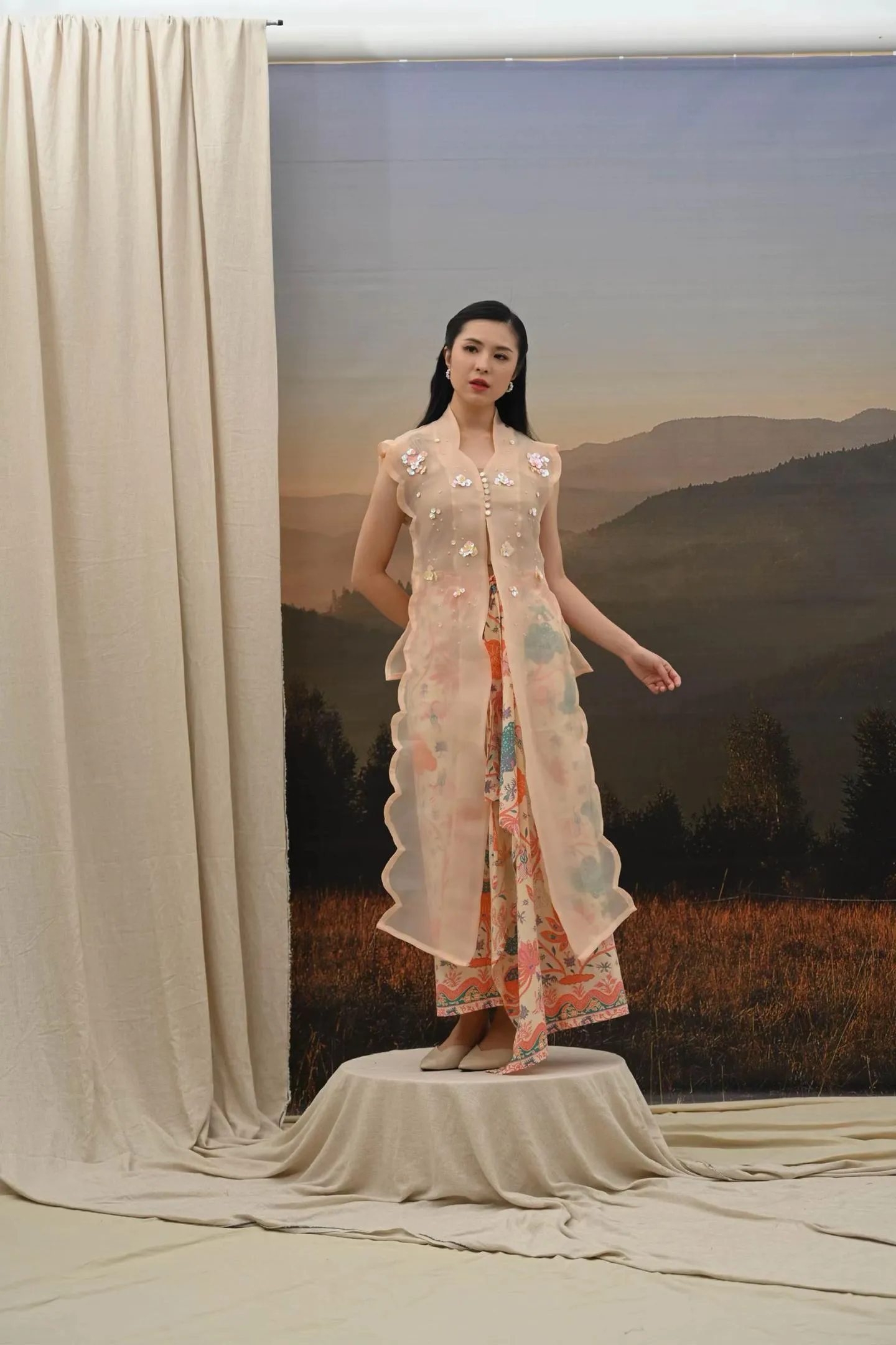 RD-0384 - Mera & Jenar - Puspita Top in Krem Gandum