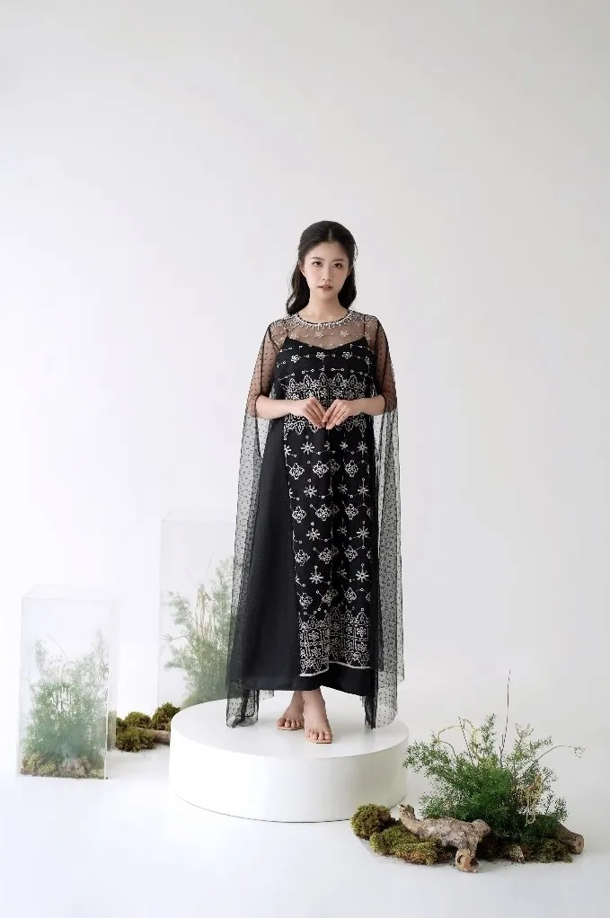 RD-0051 - Aura Label - Pauline Dress in Black