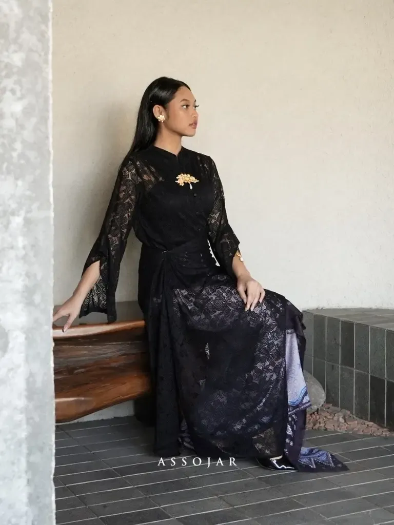 RD-0577 - Assojar - Sere Kebaya in Black size S to M