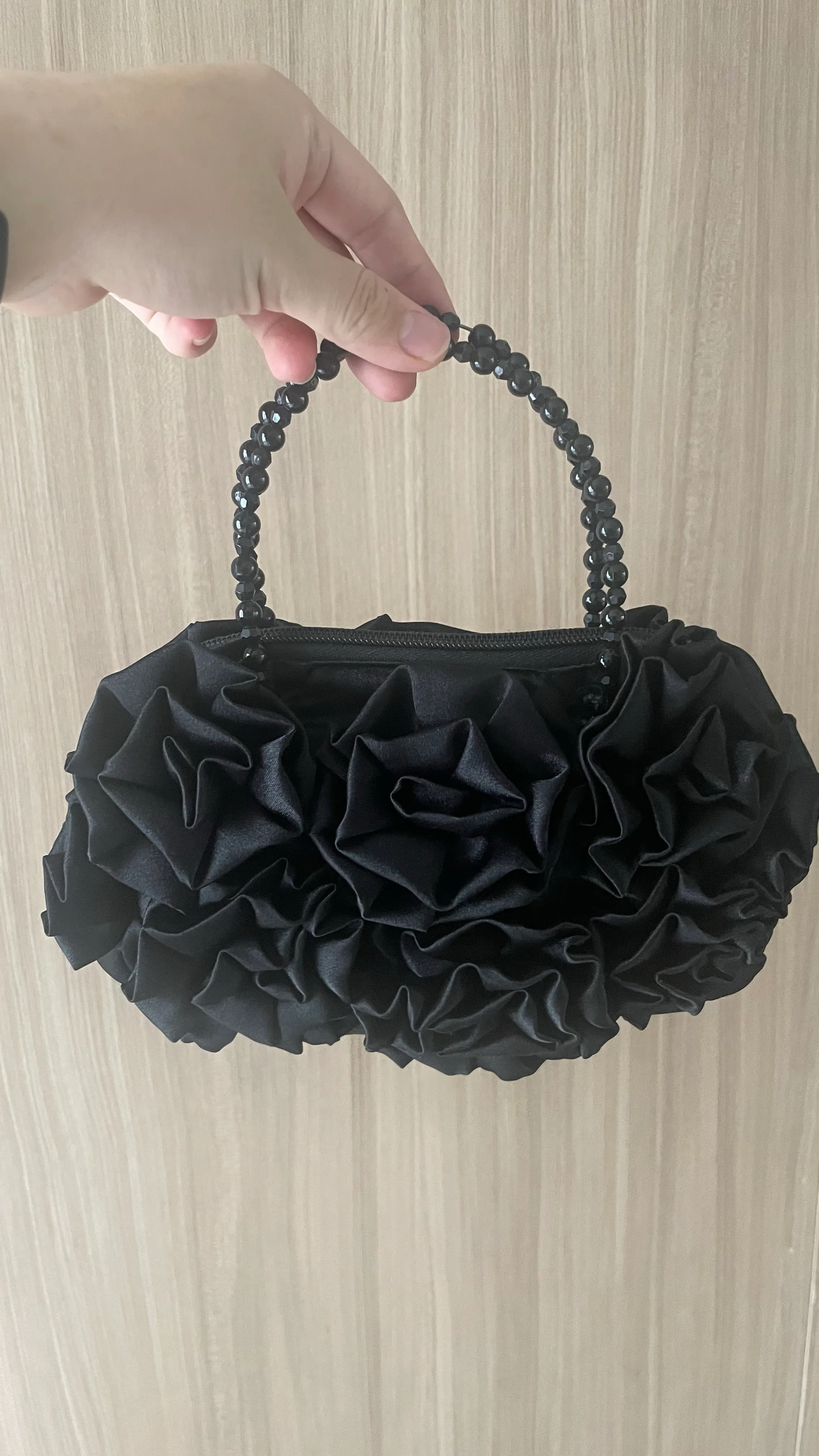 C-0002 - Isabella Clutch