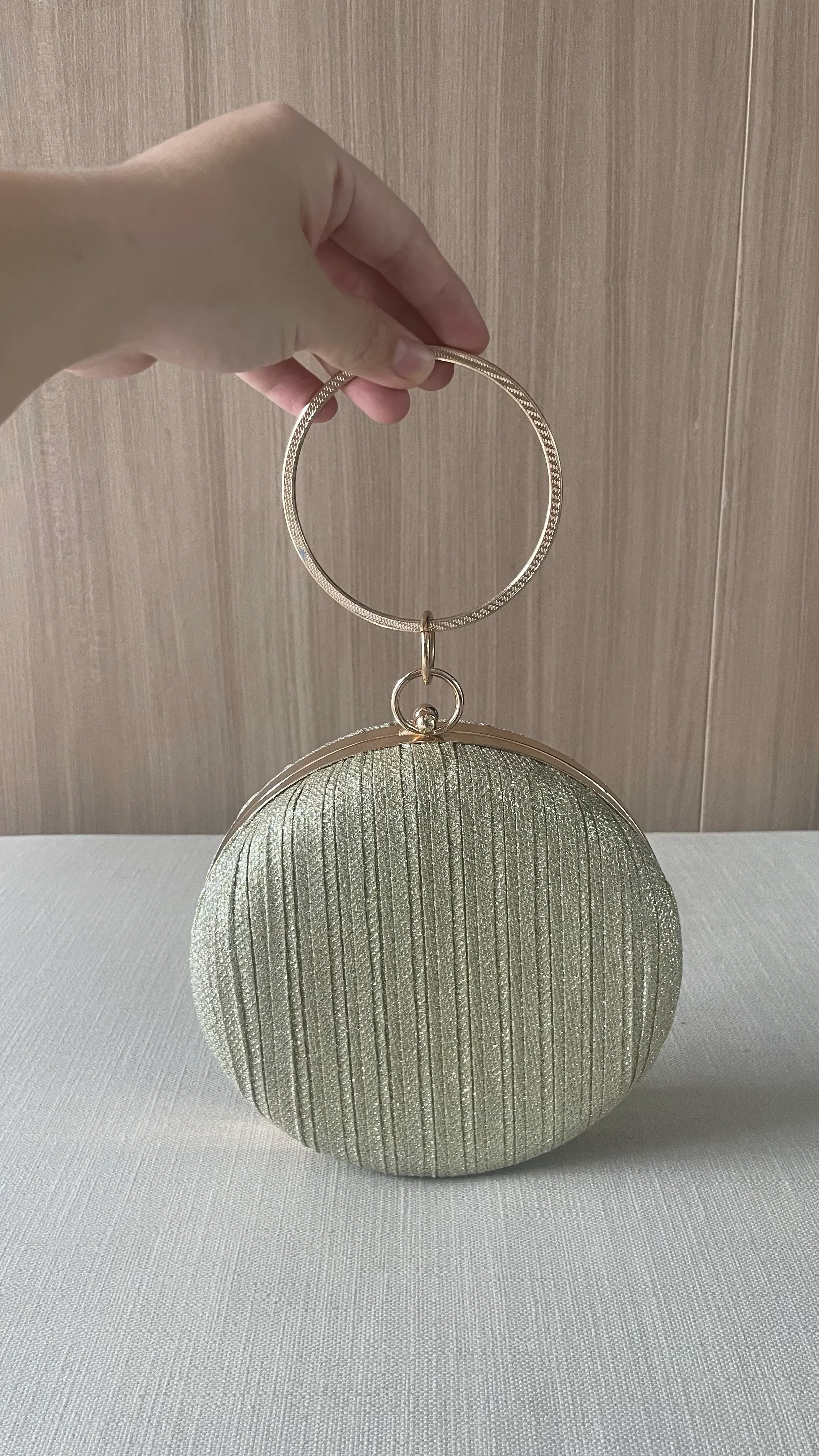 C-0012 - Aria Clutch