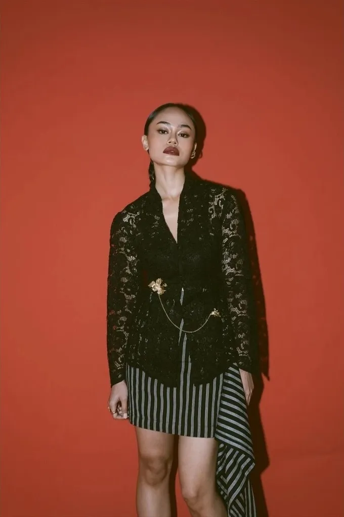 RD-0256 - Senja - Nala Lace Kebaya Top