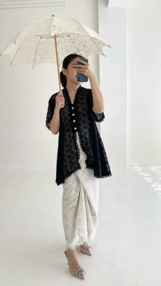 RD-0074 - Dewi Roam - Senandung Set in Black