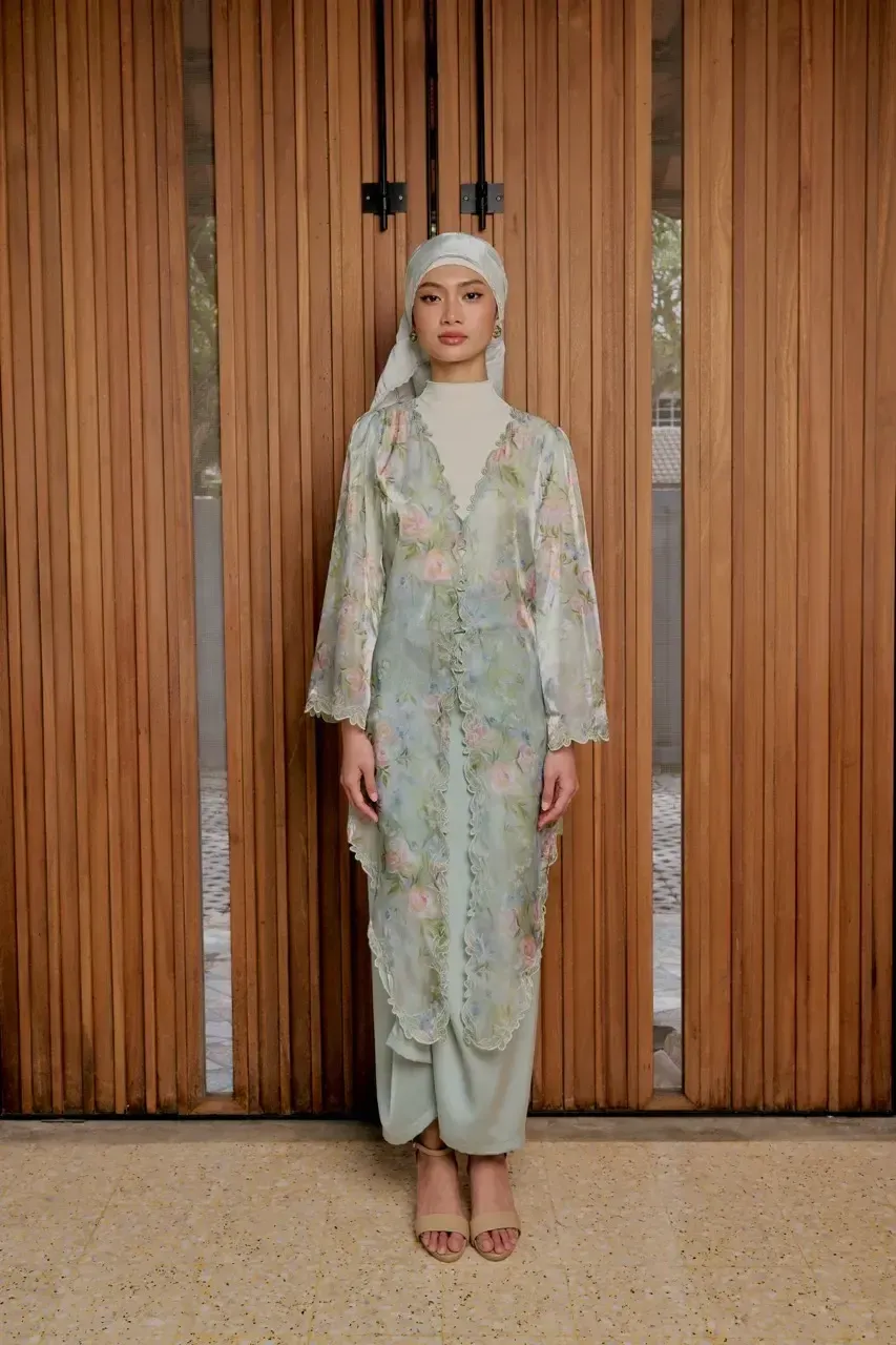 RD-0415 - tiQaco - Sri Kebaya Top