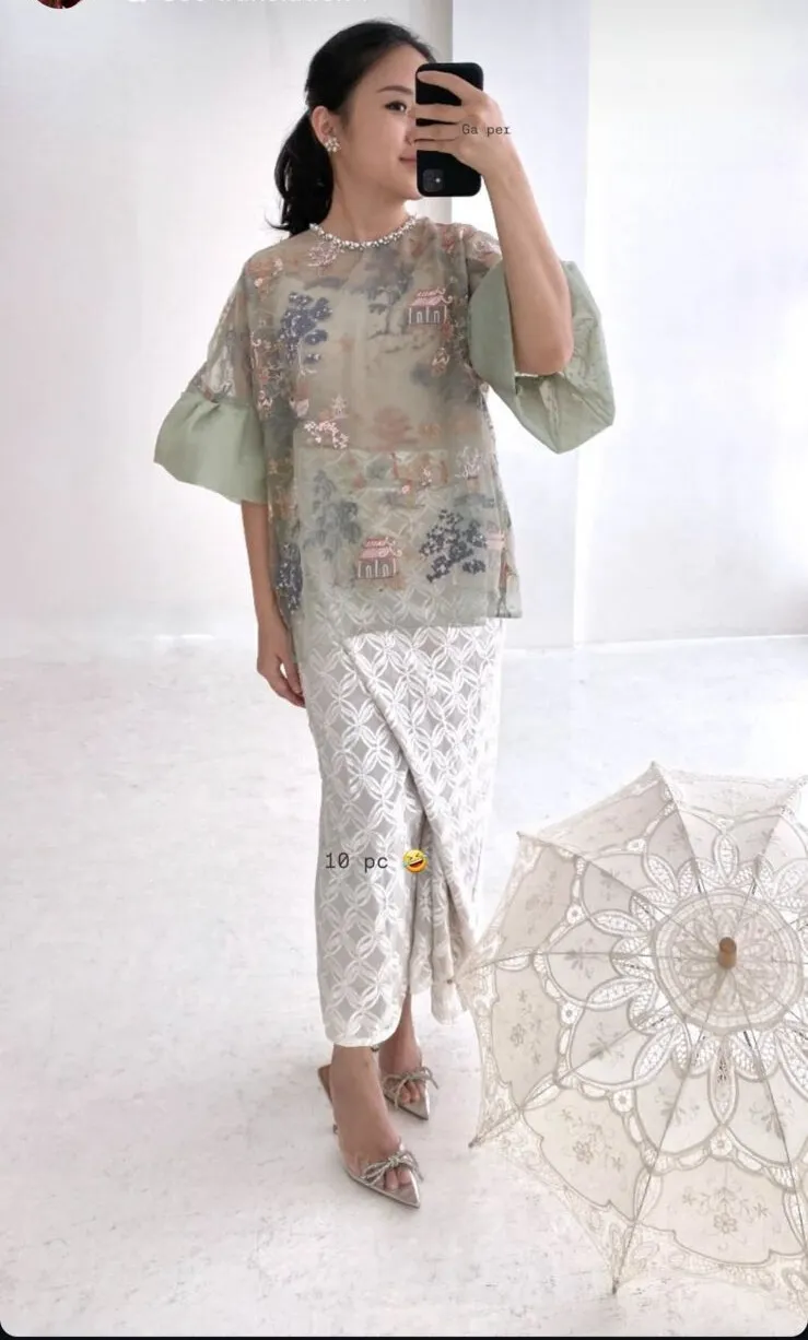 RD-0151 - Dewi Roam - Maudy Sage