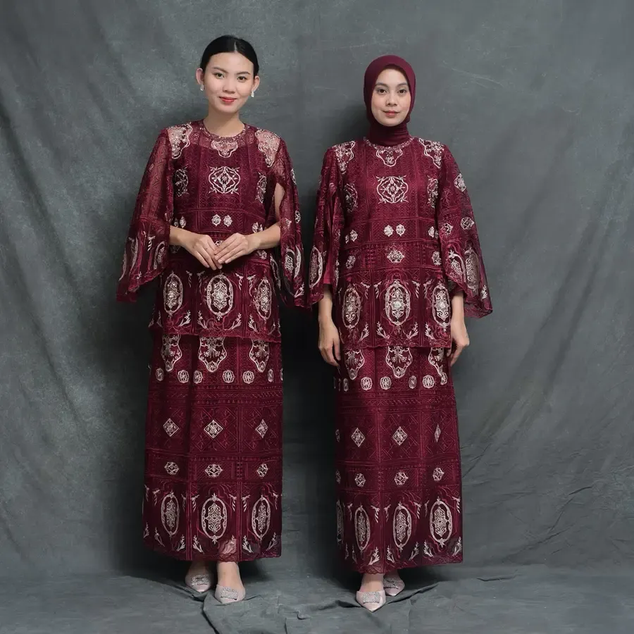 RD-0370 - Luxxe Studio - Malika in Burgundy