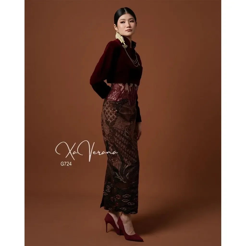 RD-0373 - Xaverana - Beskap Bludru with Bustier in Maroon