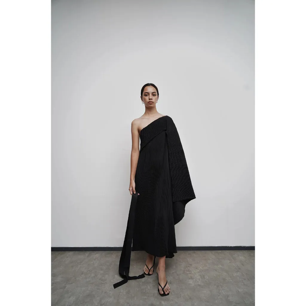 RD-0083 - Pafon - Gema Dress in Black