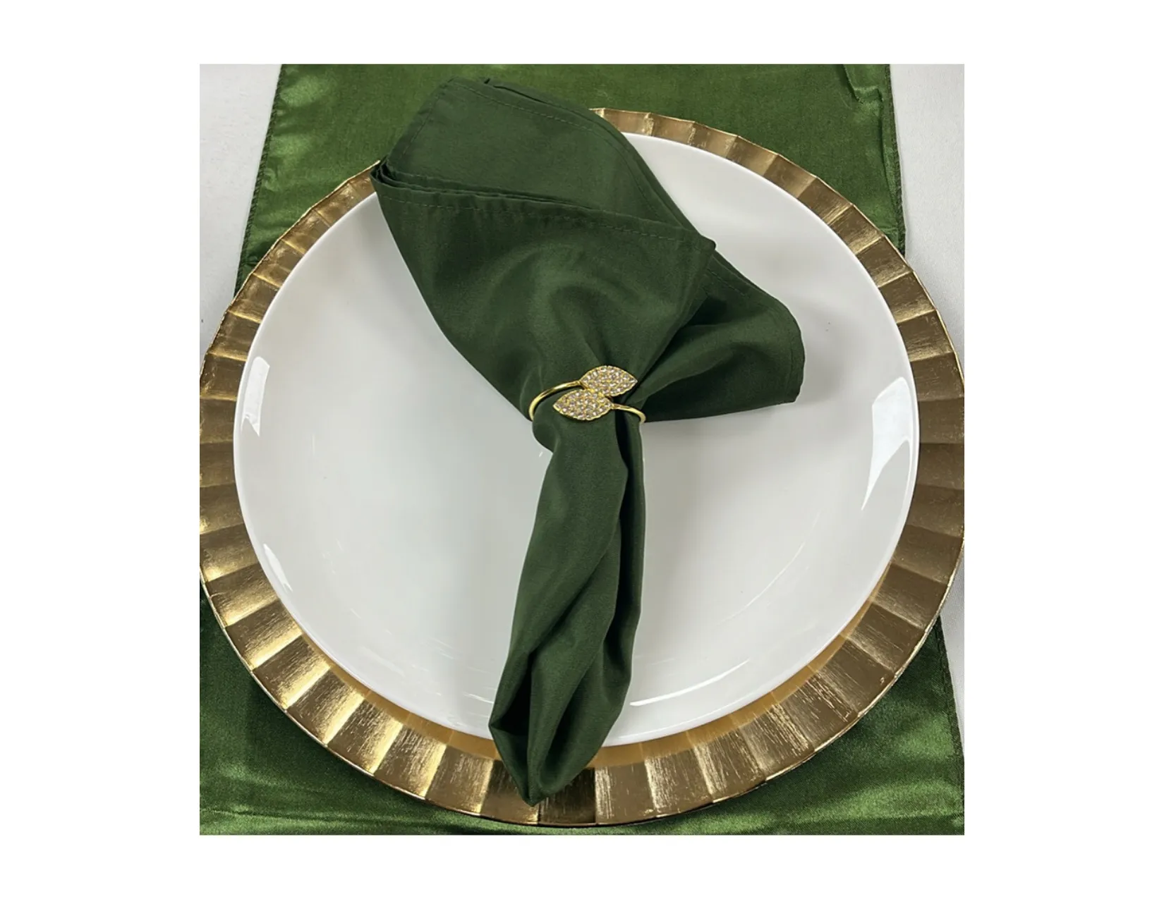 CHARGER PLATES / FLUTED GOLD