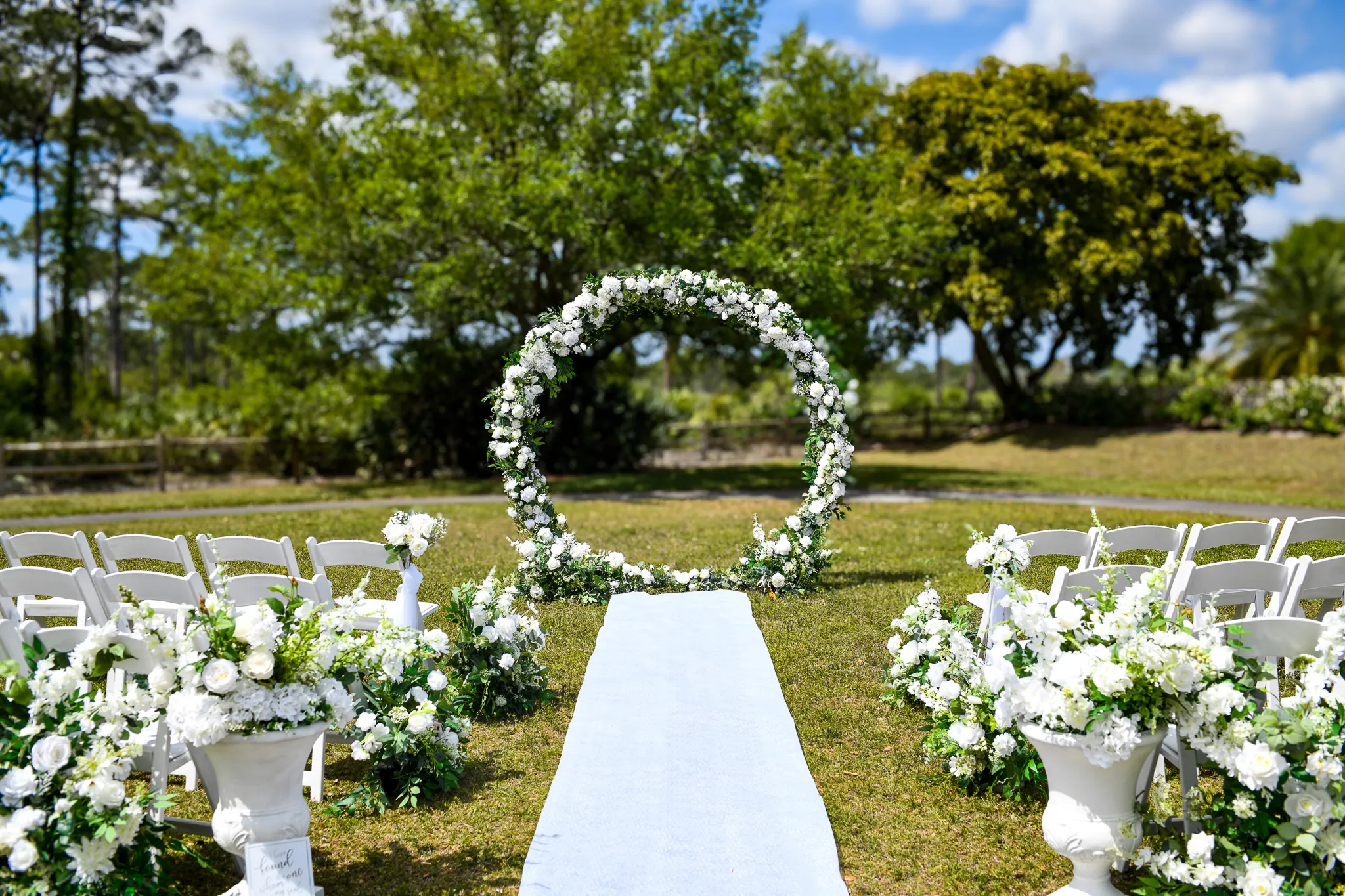The Ainsley Arch Ceremony Package
