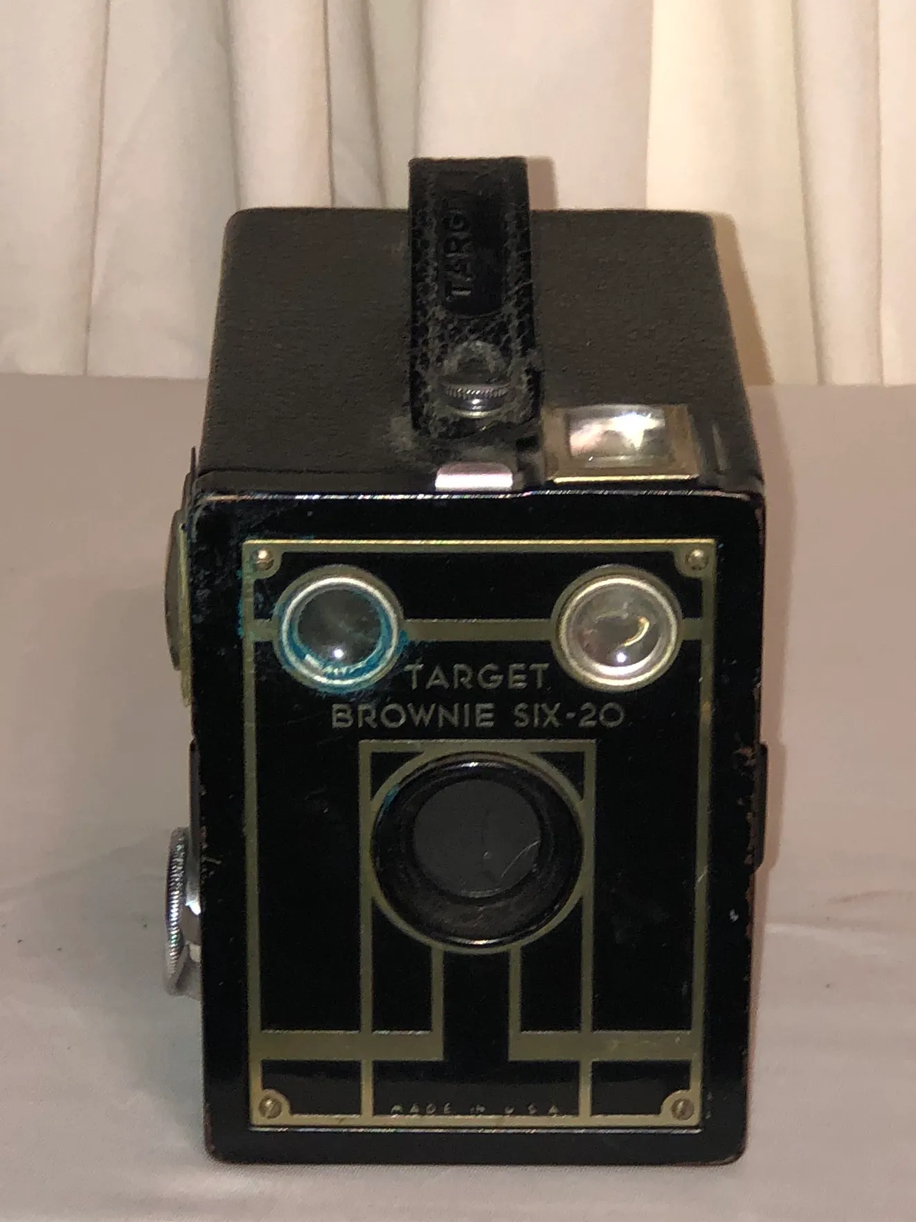 Prop - Vintage Kodak Brownie Target Six-20 Camera