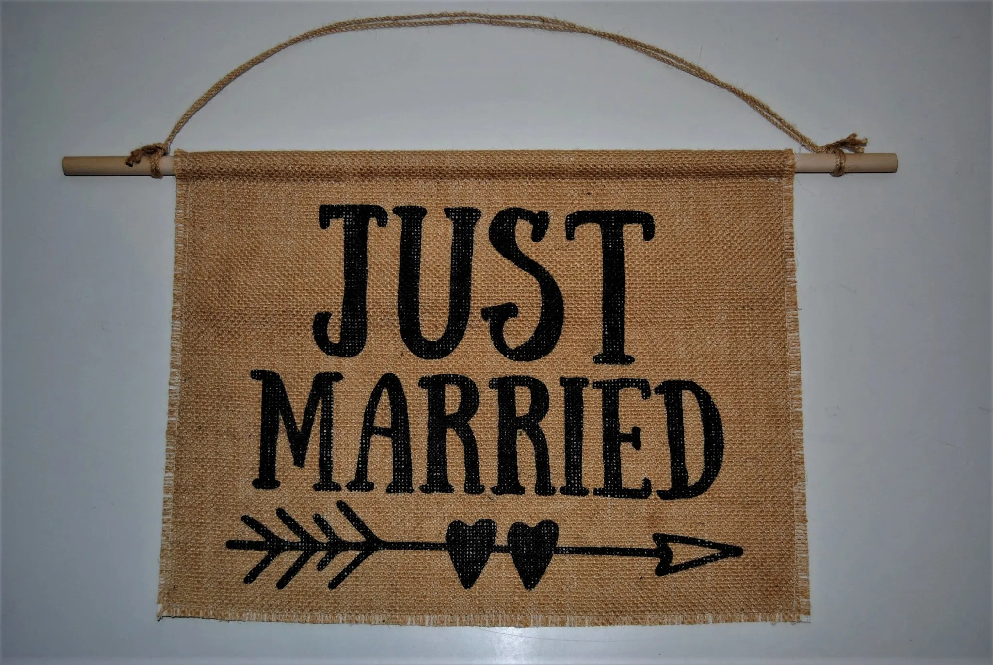 Sign - Burlap Just Married - Carry or Hang