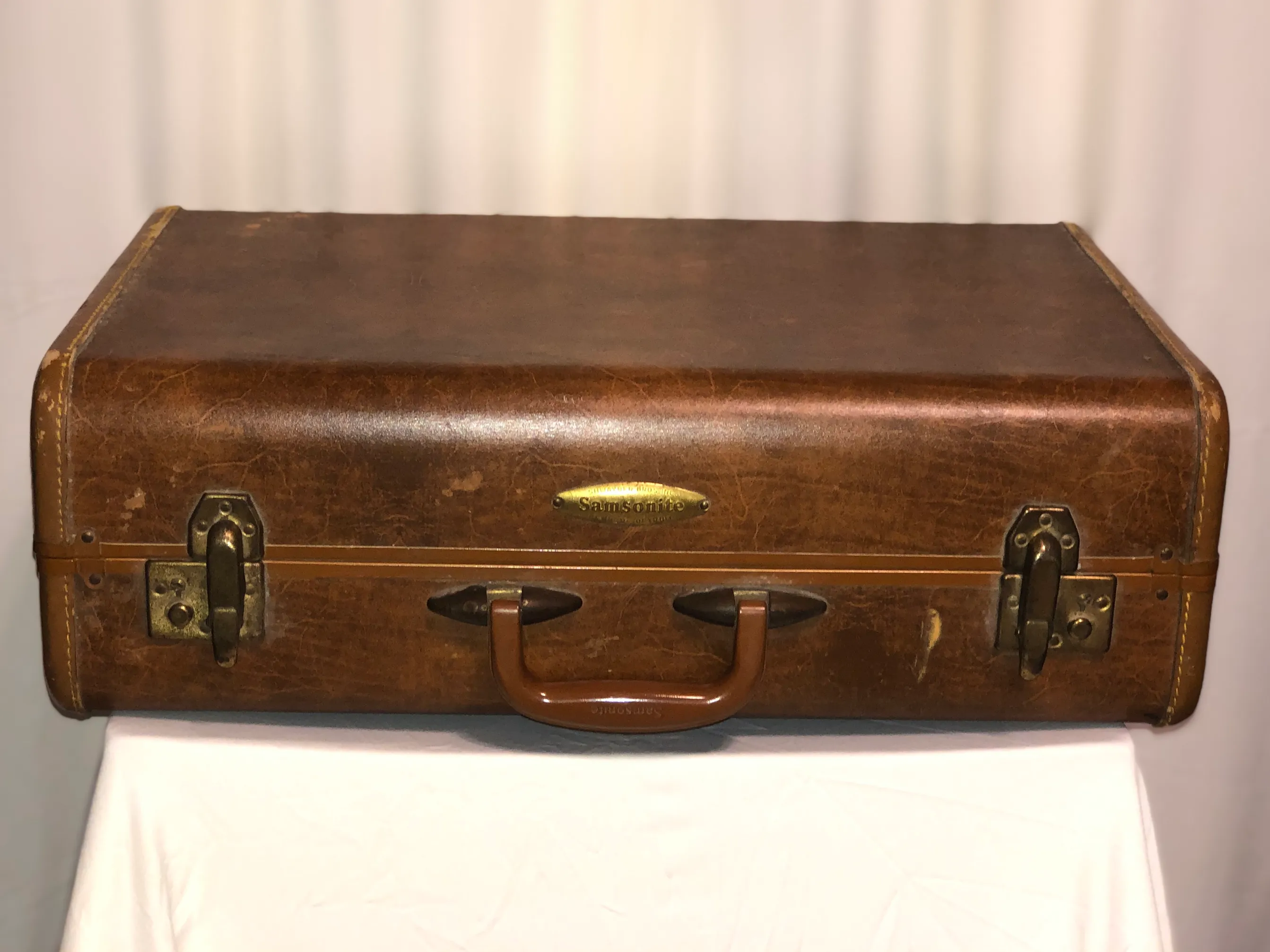 Luggage - Brown Vintage Samsonite Suitcase