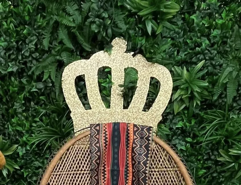 Prop - Wooden Silhouette - Gold Crown