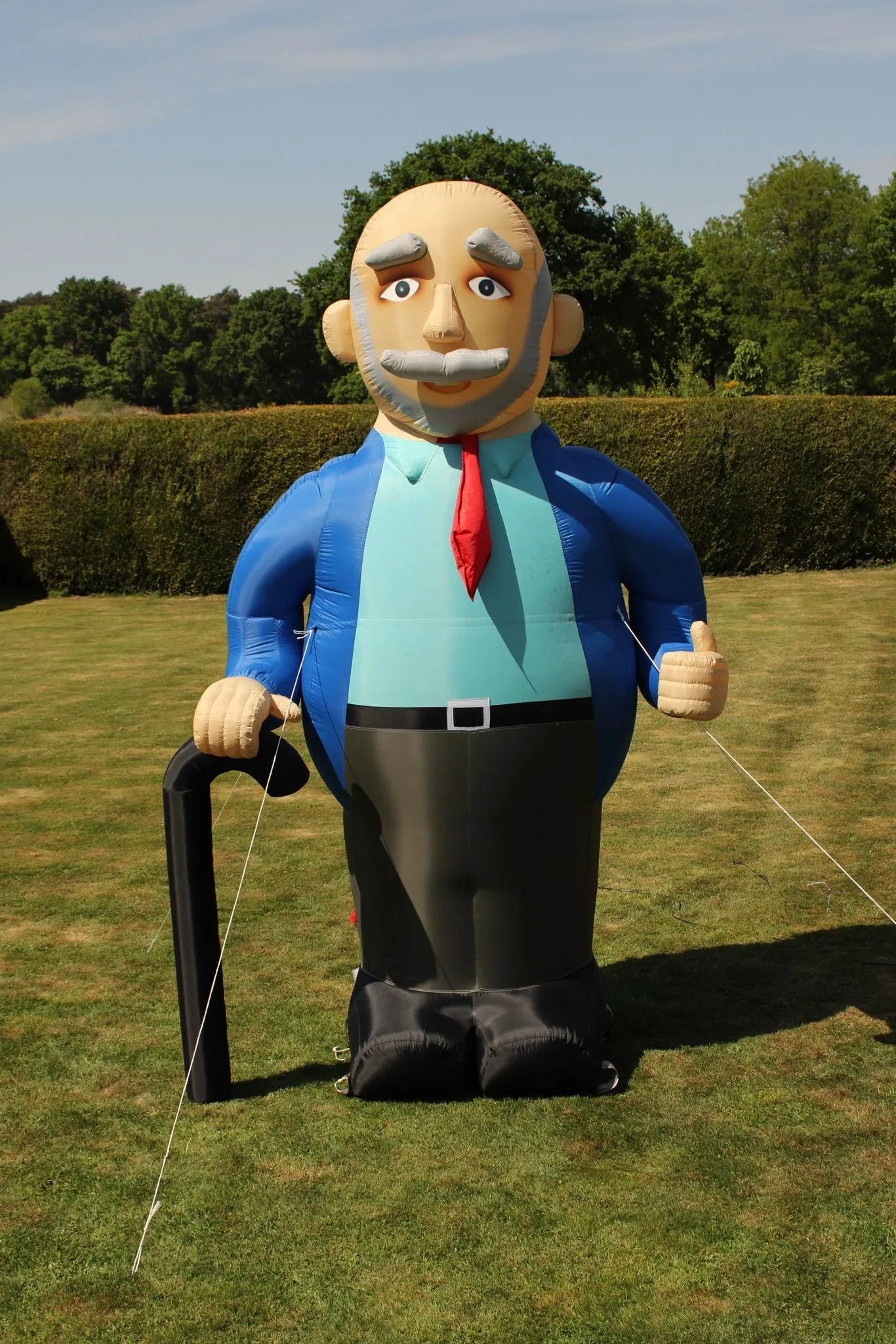 Abraham Opblaaspop met stok blauw