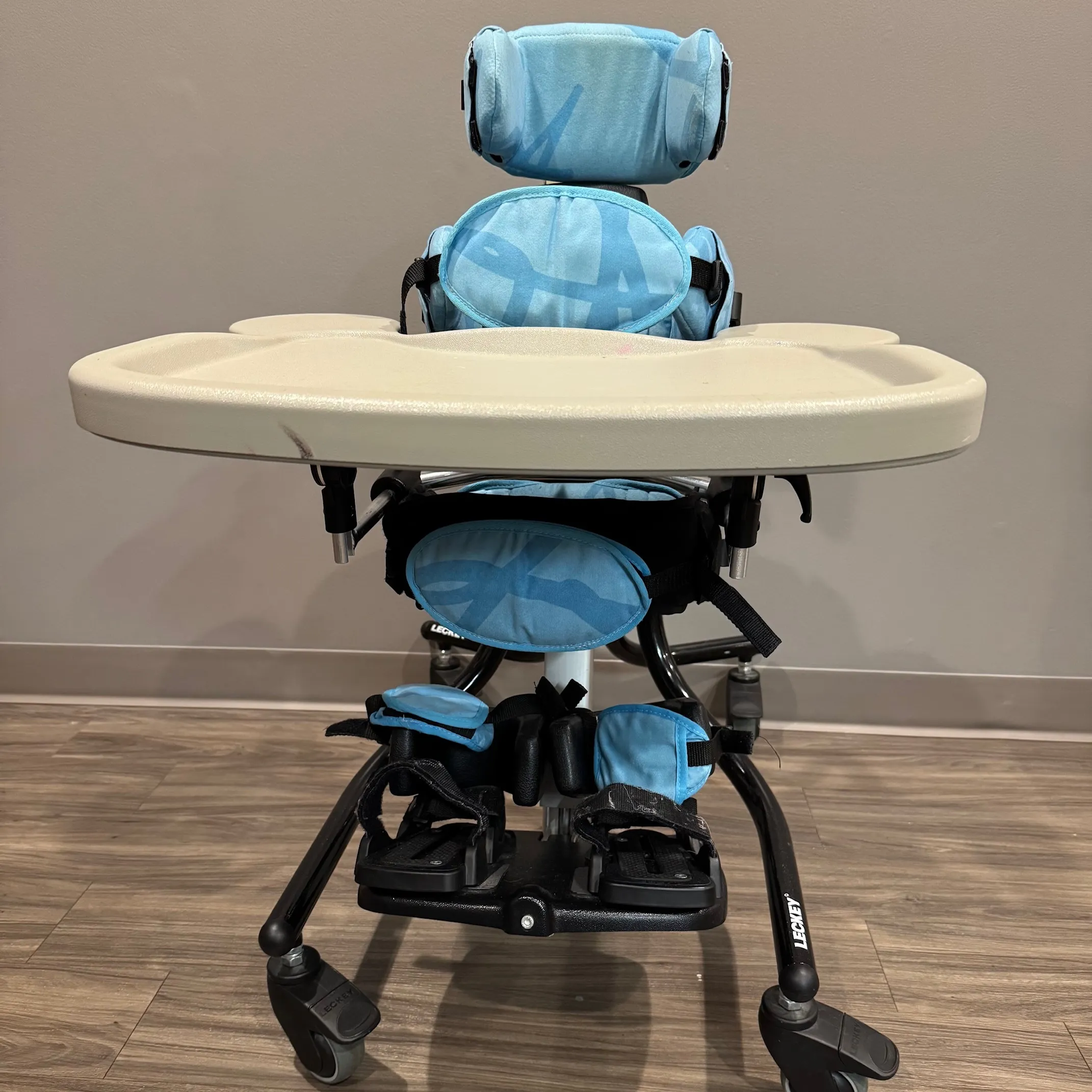 Leckey Squiggles Stander #696