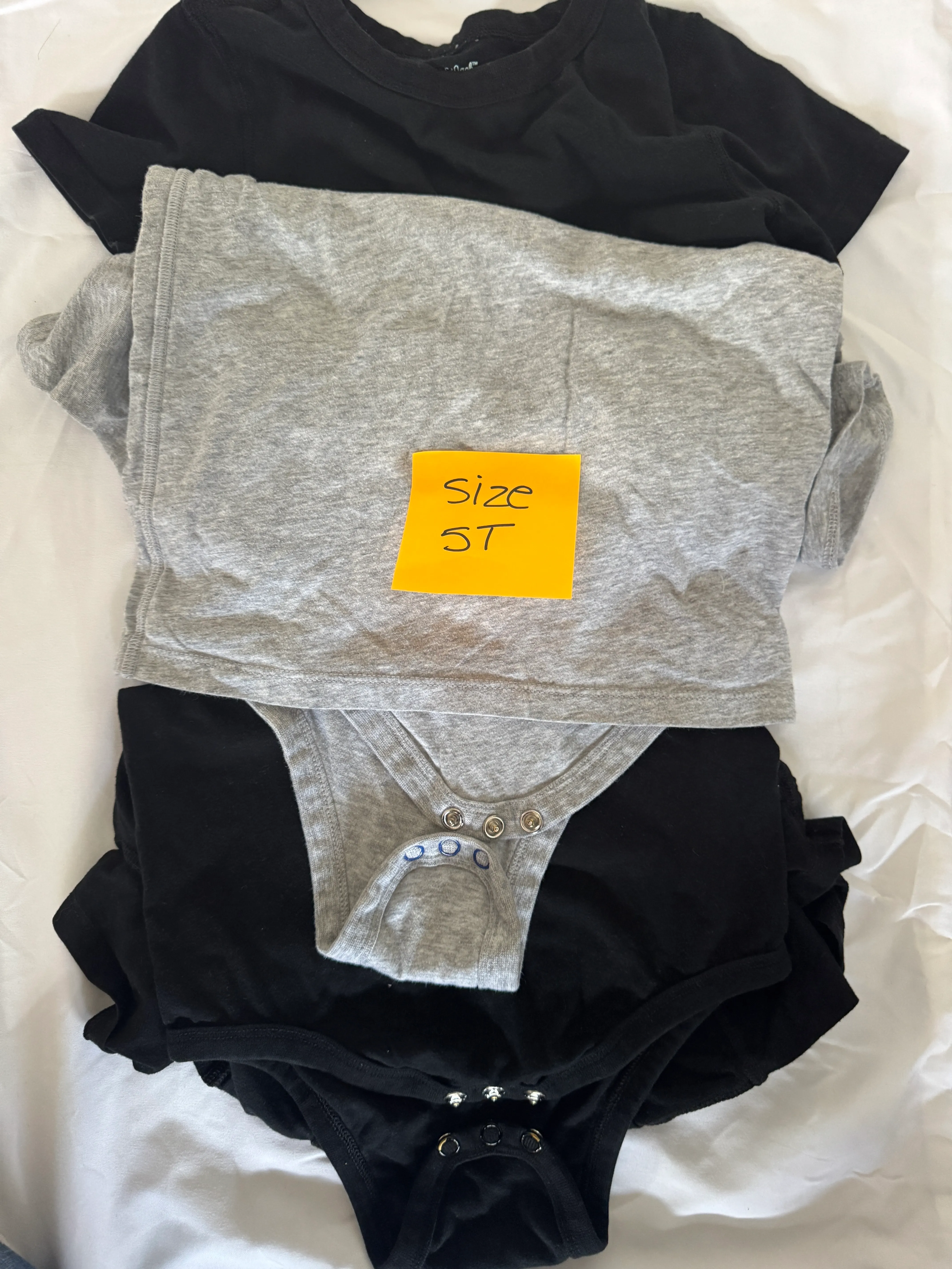 BODY SUITS SIZE 5T SHORT SLEEVE